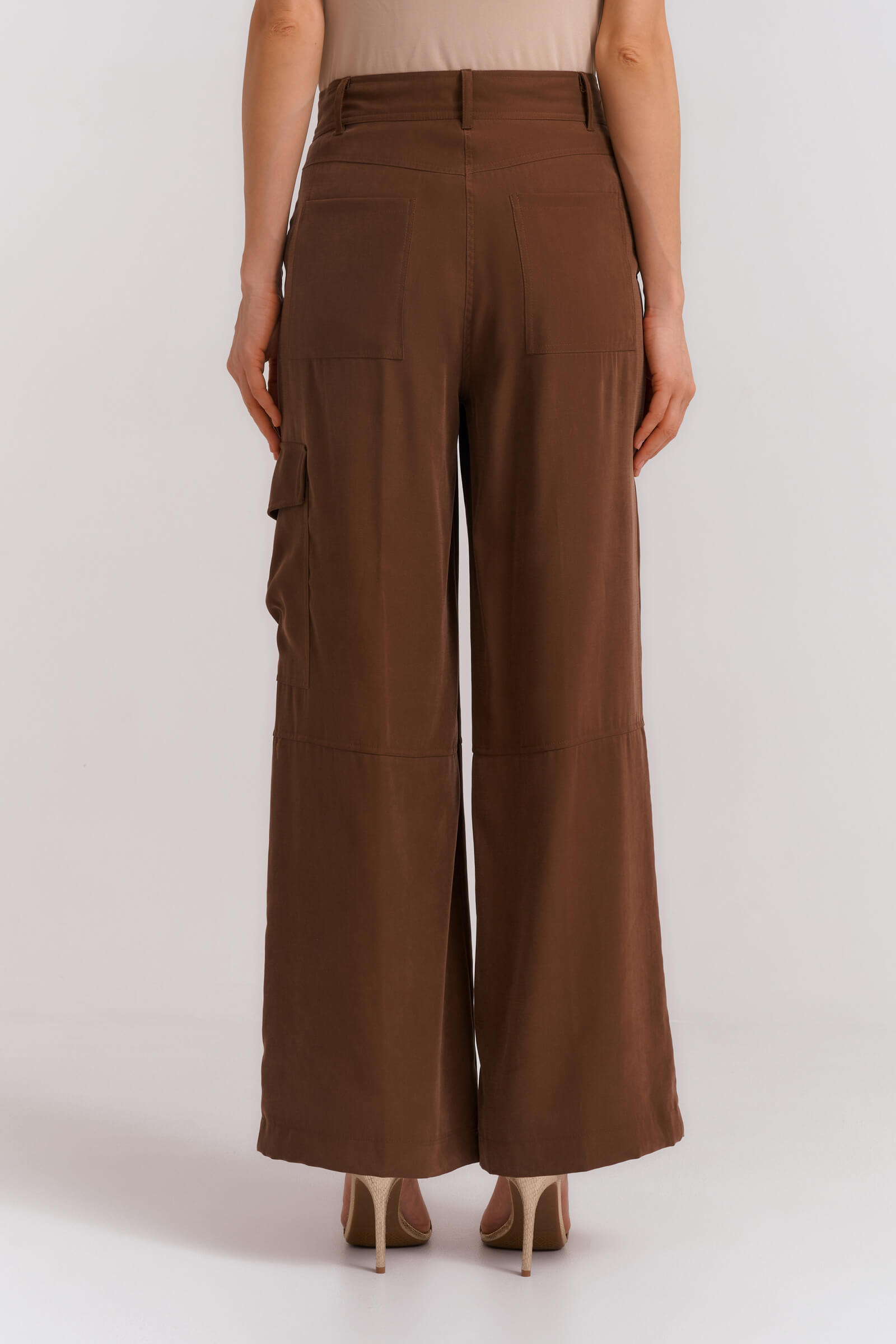 Широкие брюки с карманами Бренд Diana Gallesi