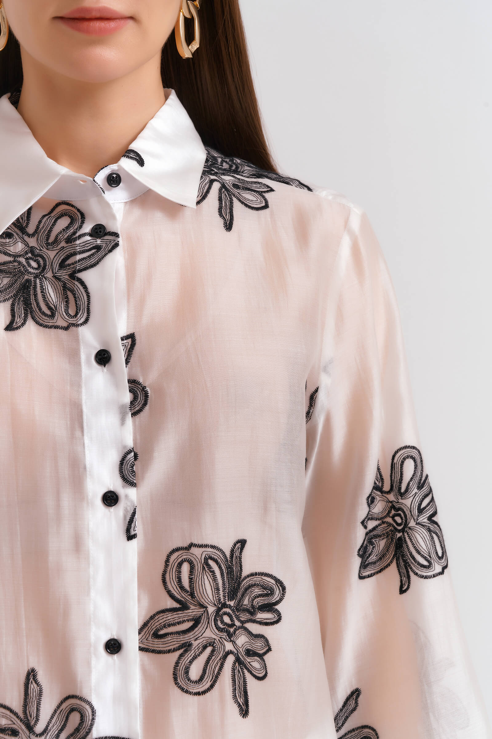 Рубашка с цветочной вышивкой Бренд Diana Gallesi