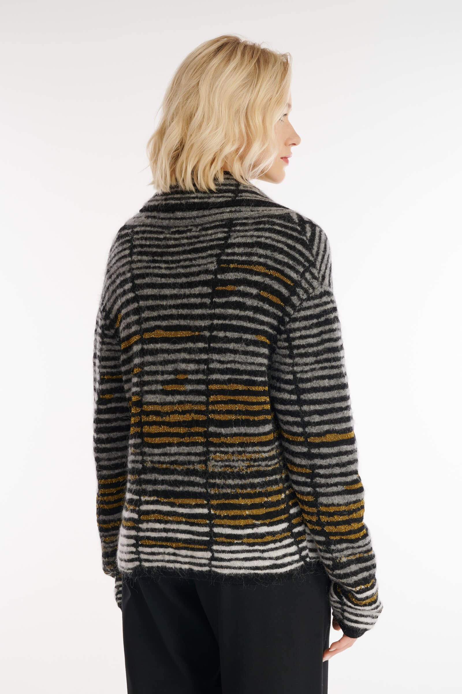 Короткий кардиган на запах Бренд Sarah Pacini