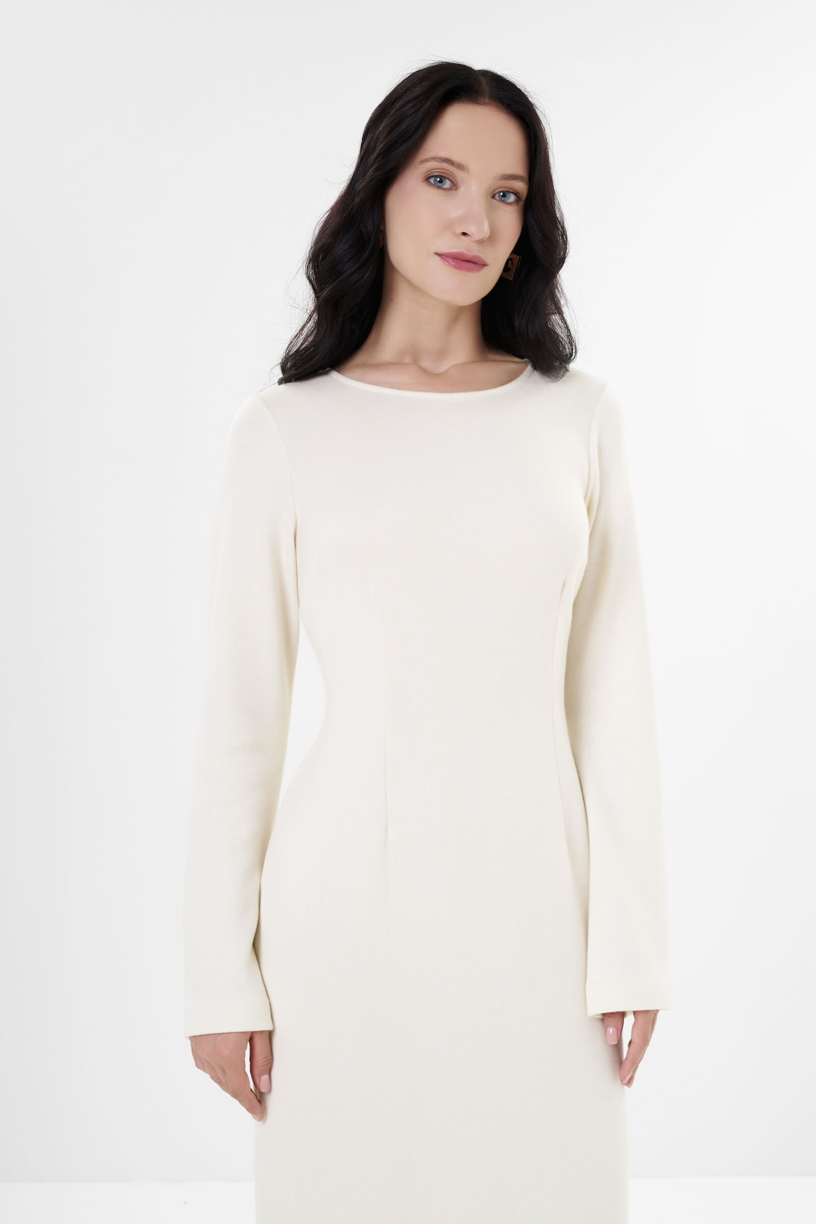 Платье-футляр с перфорацией Бренд Milva Mi