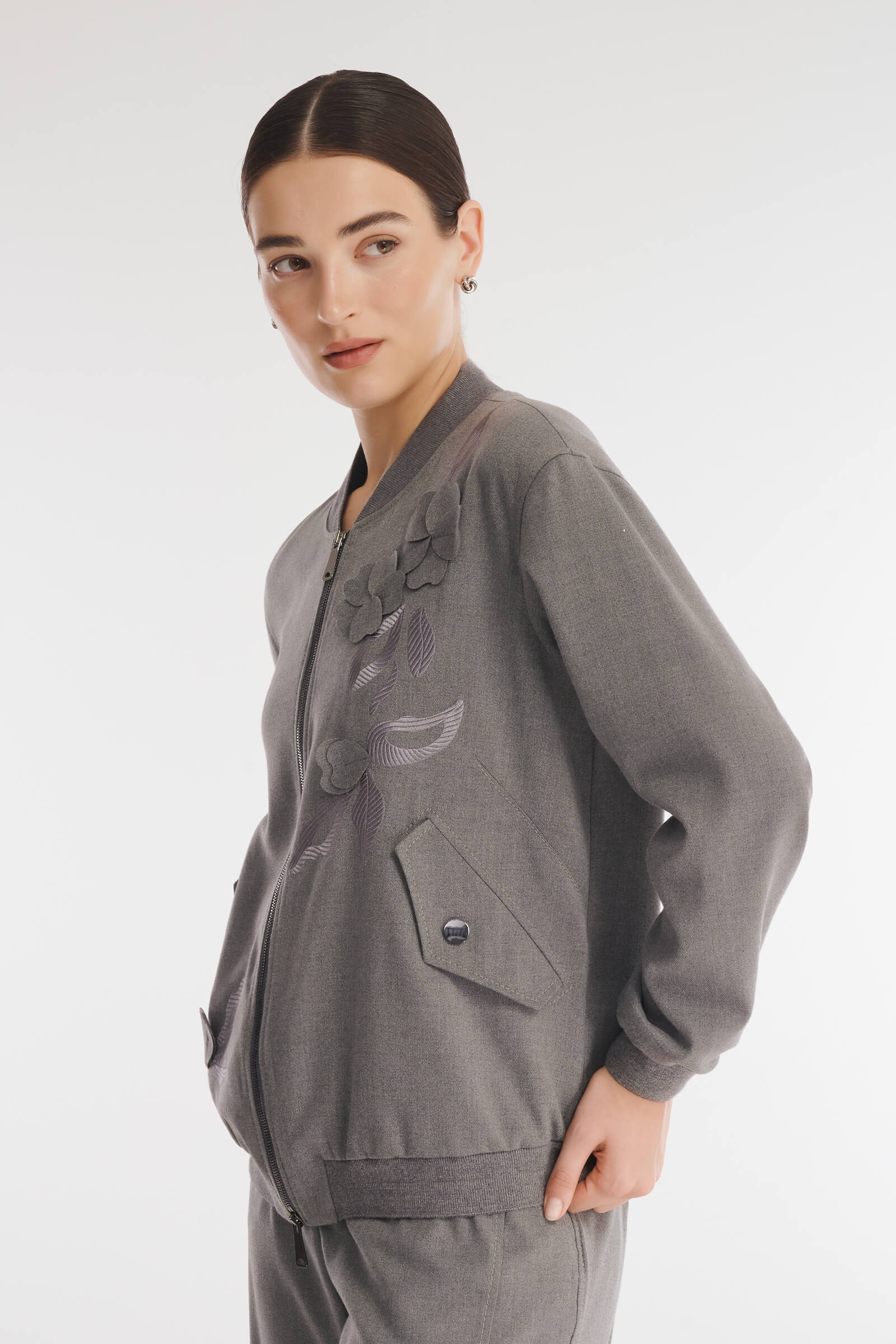 Бомбер с объемной цветочной аппликацией Бренд Caterina Leman