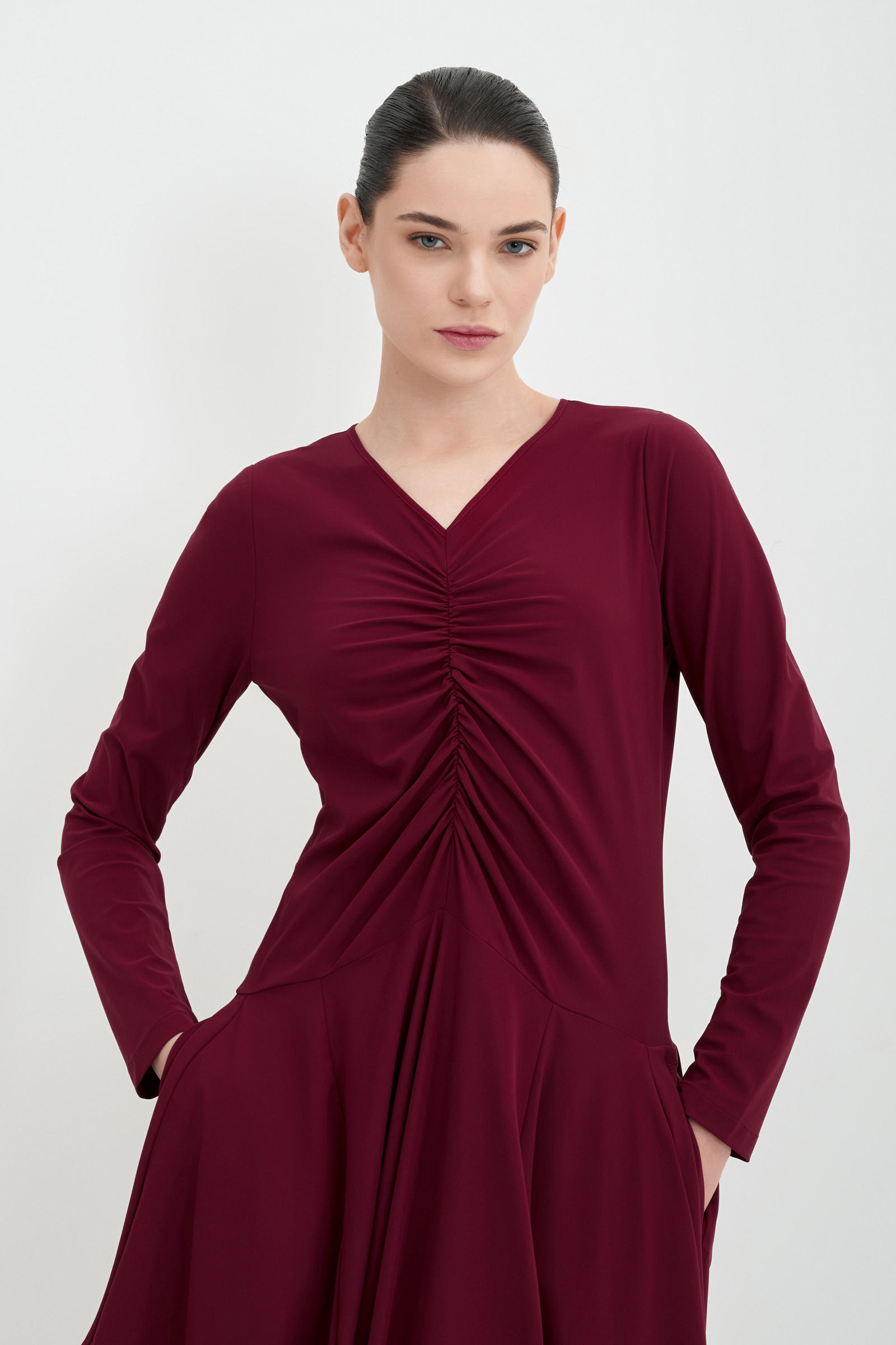 Платье из тонкого трикотажа с драпировкой Бренд High