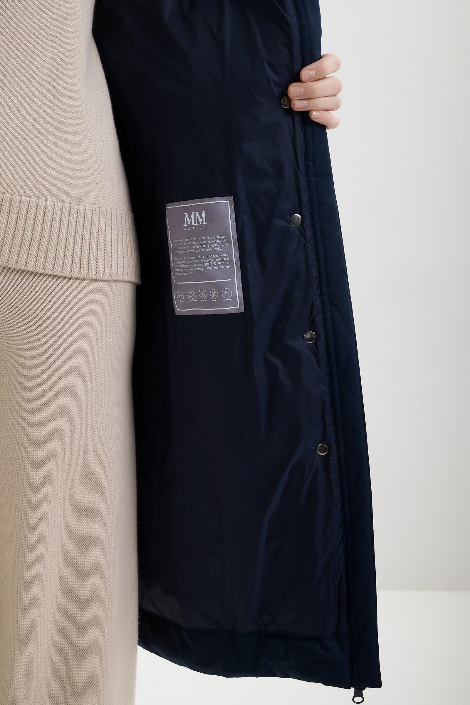 Утепленное пальто с капюшоном Бренд MM