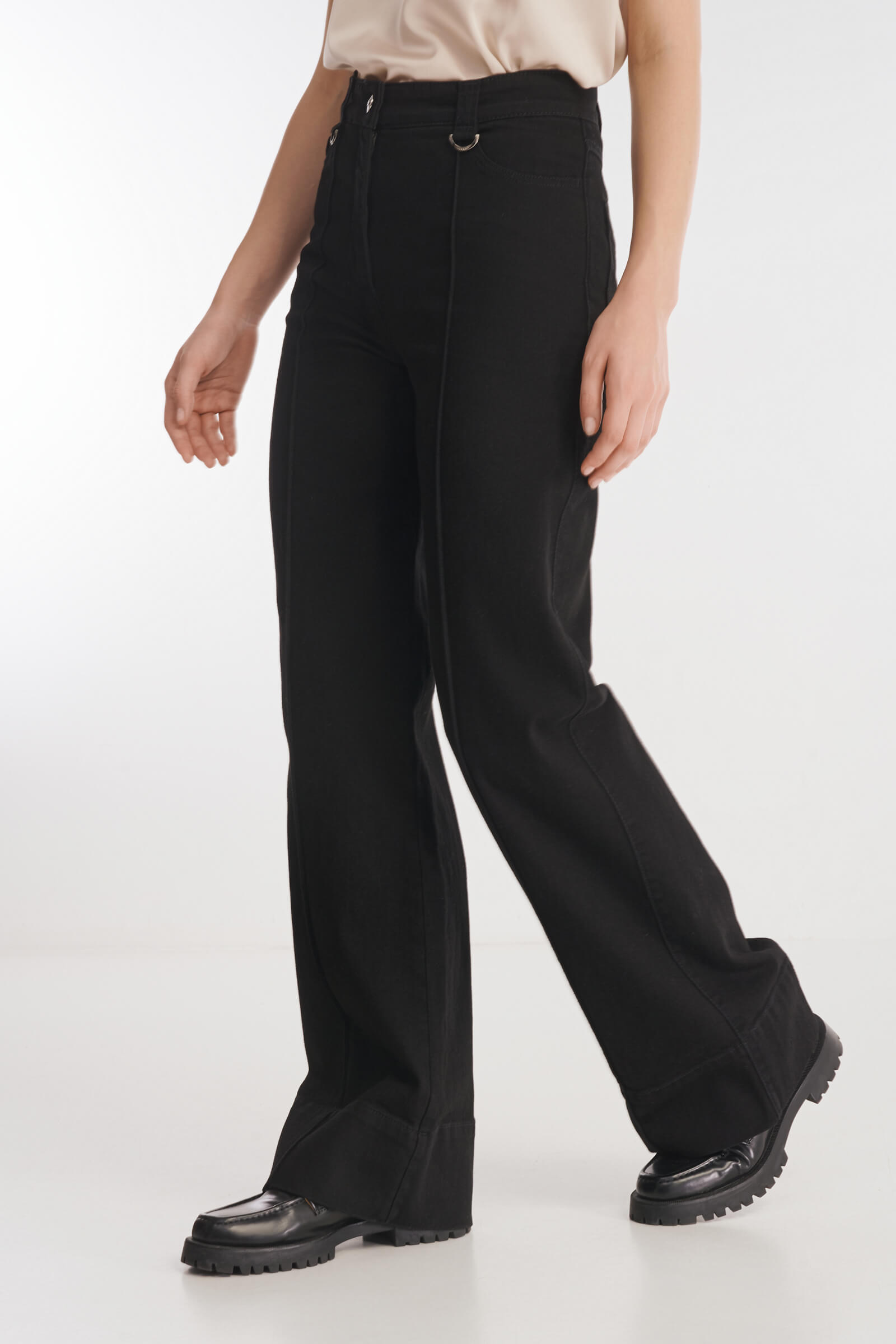 Джинсы с простроченными стрелками Бренд Caterina Leman