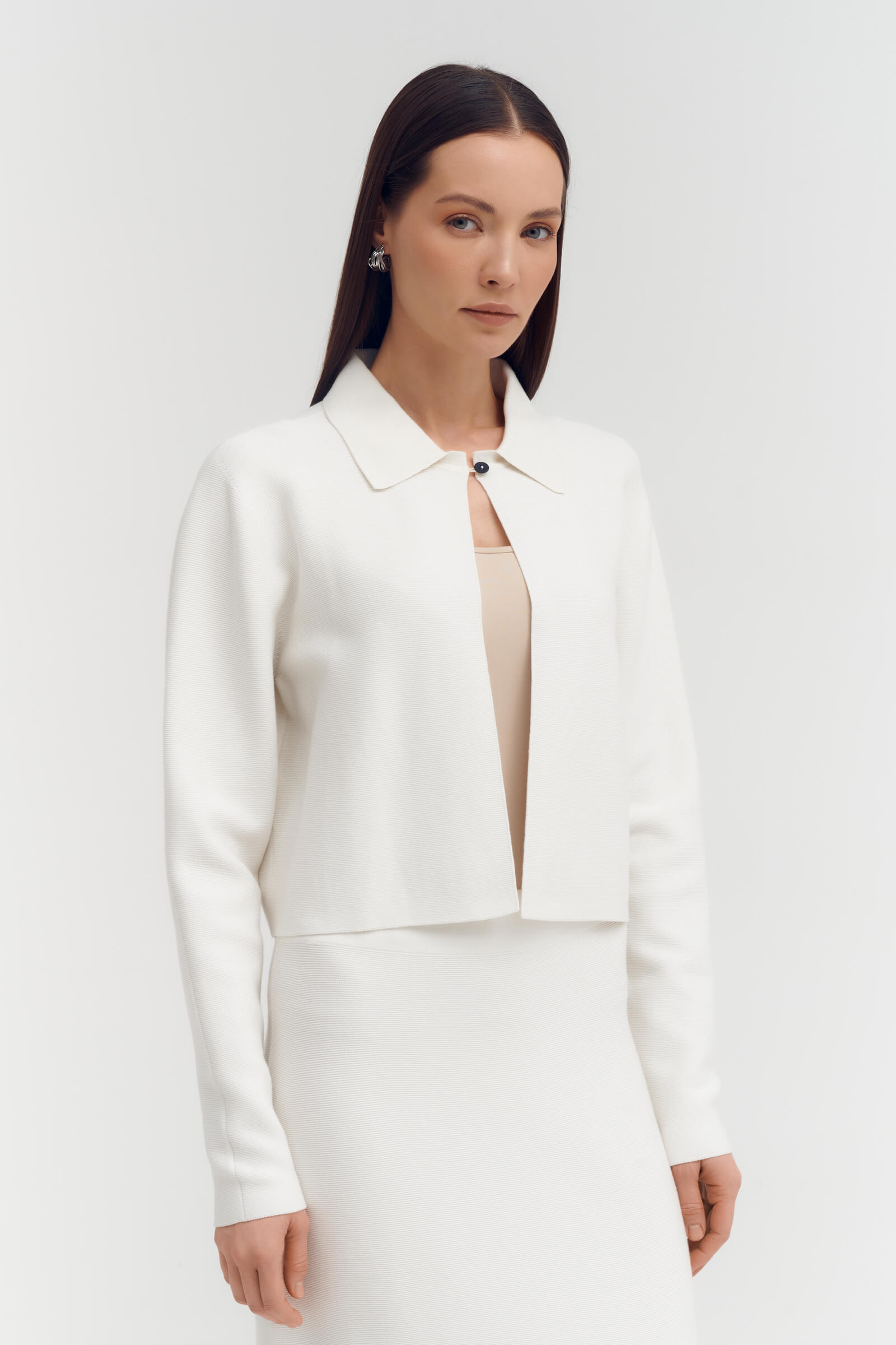 Укороченный жакет на пуговице Бренд Sarah Pacini