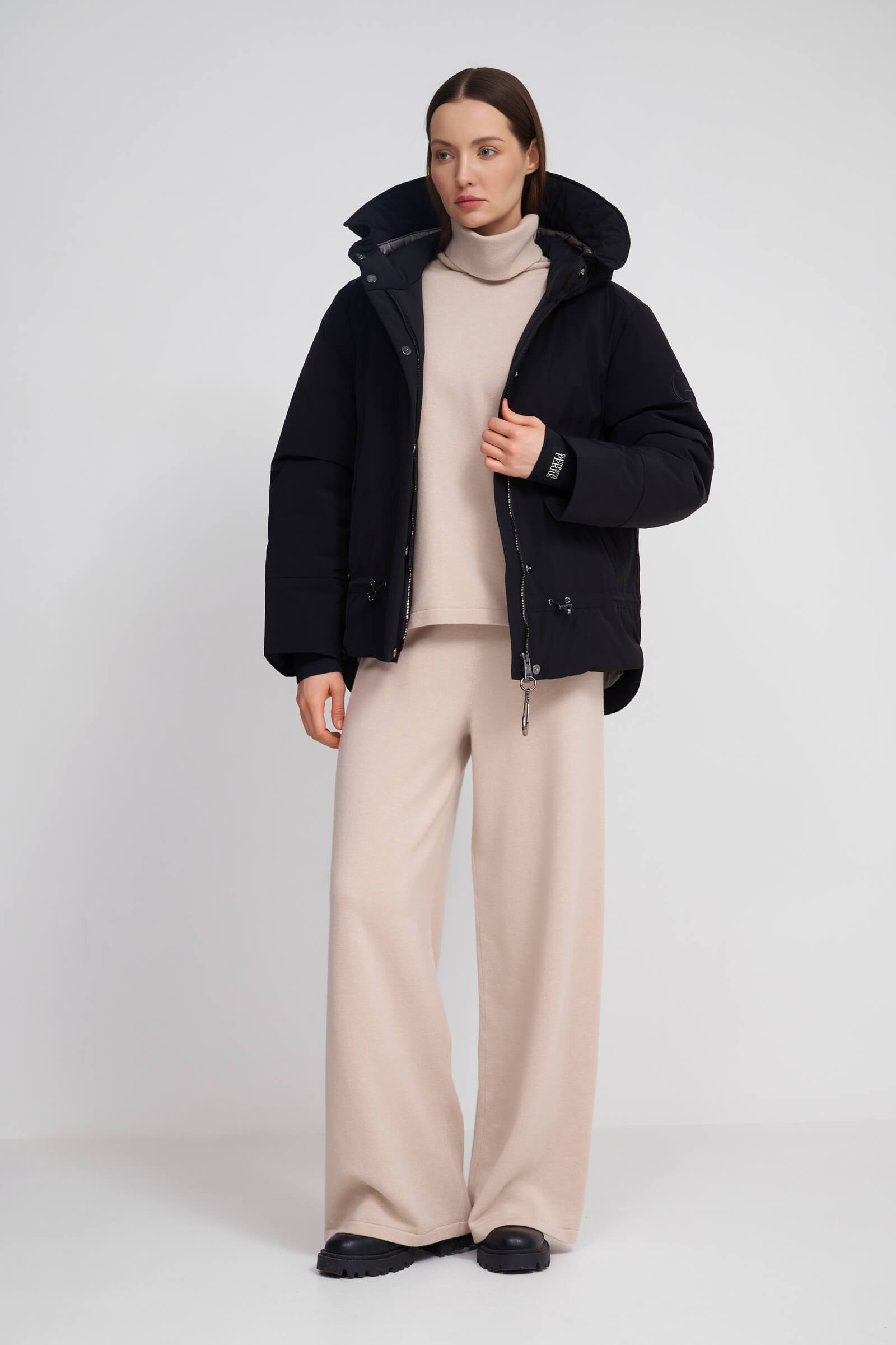 Утепленная куртка с капюшоном Бренд Gianfranco Ferre