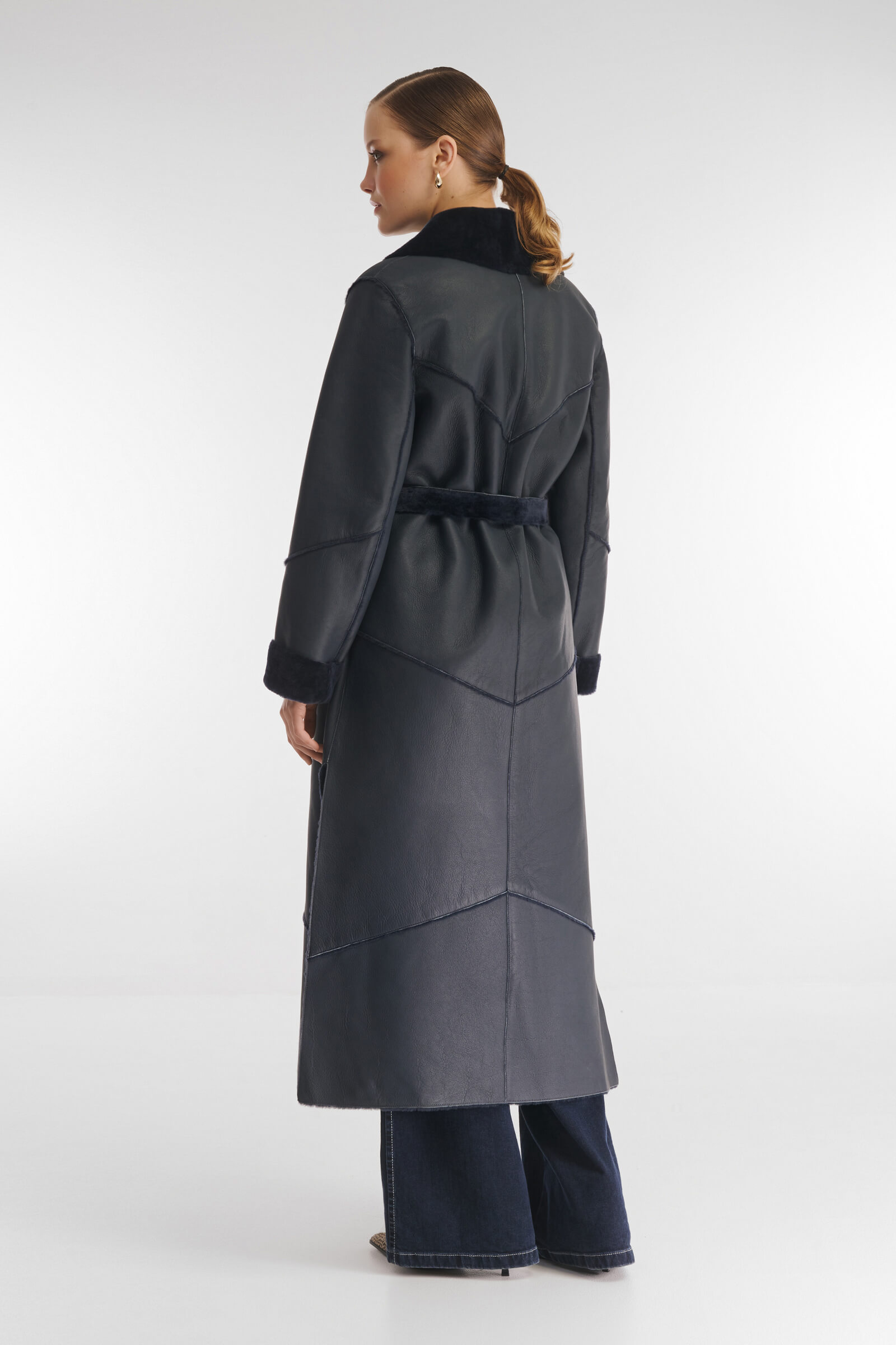 Длинная дубленка с английским воротником Бренд Caterina Leman