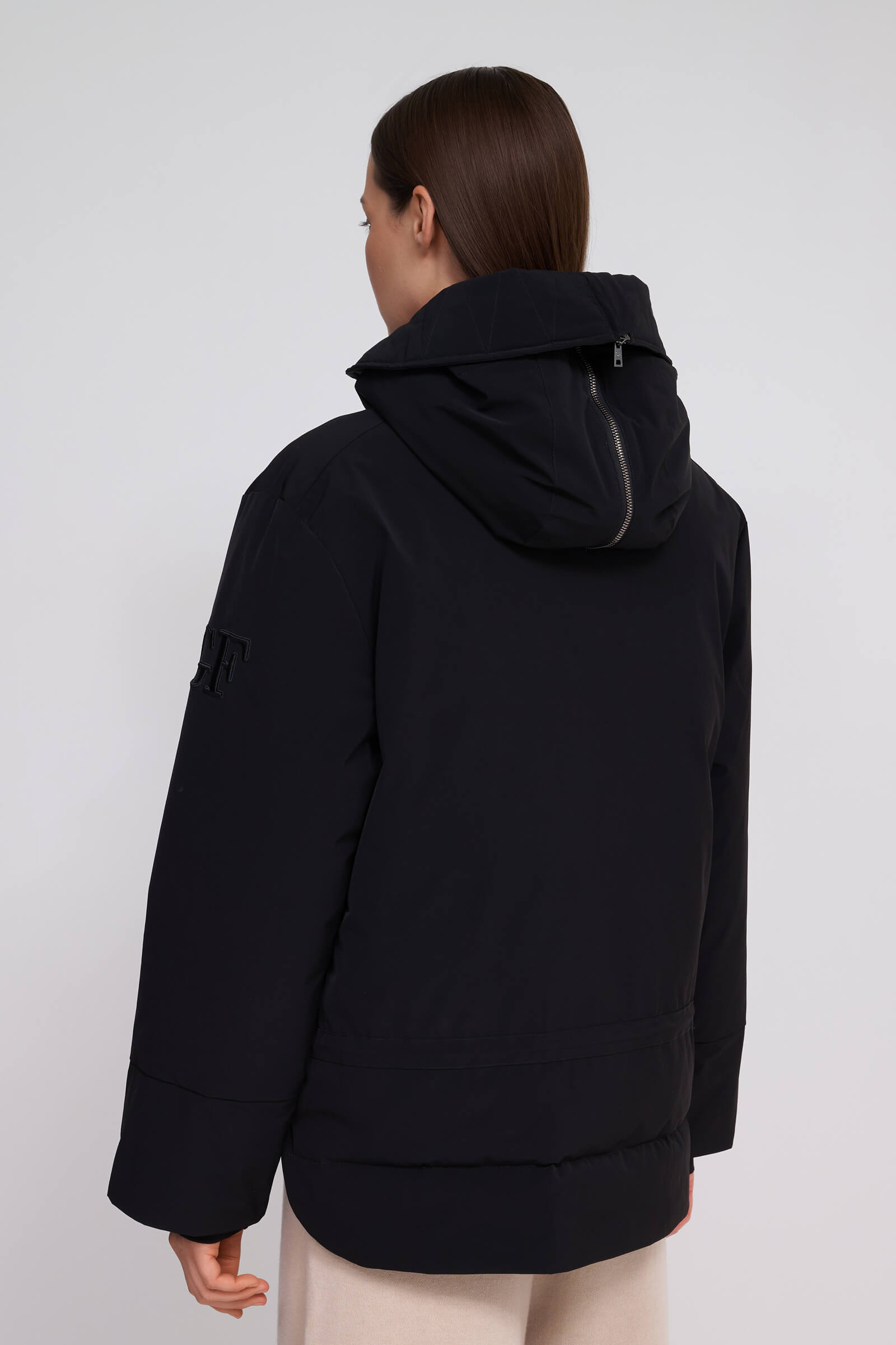 Утепленная куртка с капюшоном Бренд Gianfranco Ferre