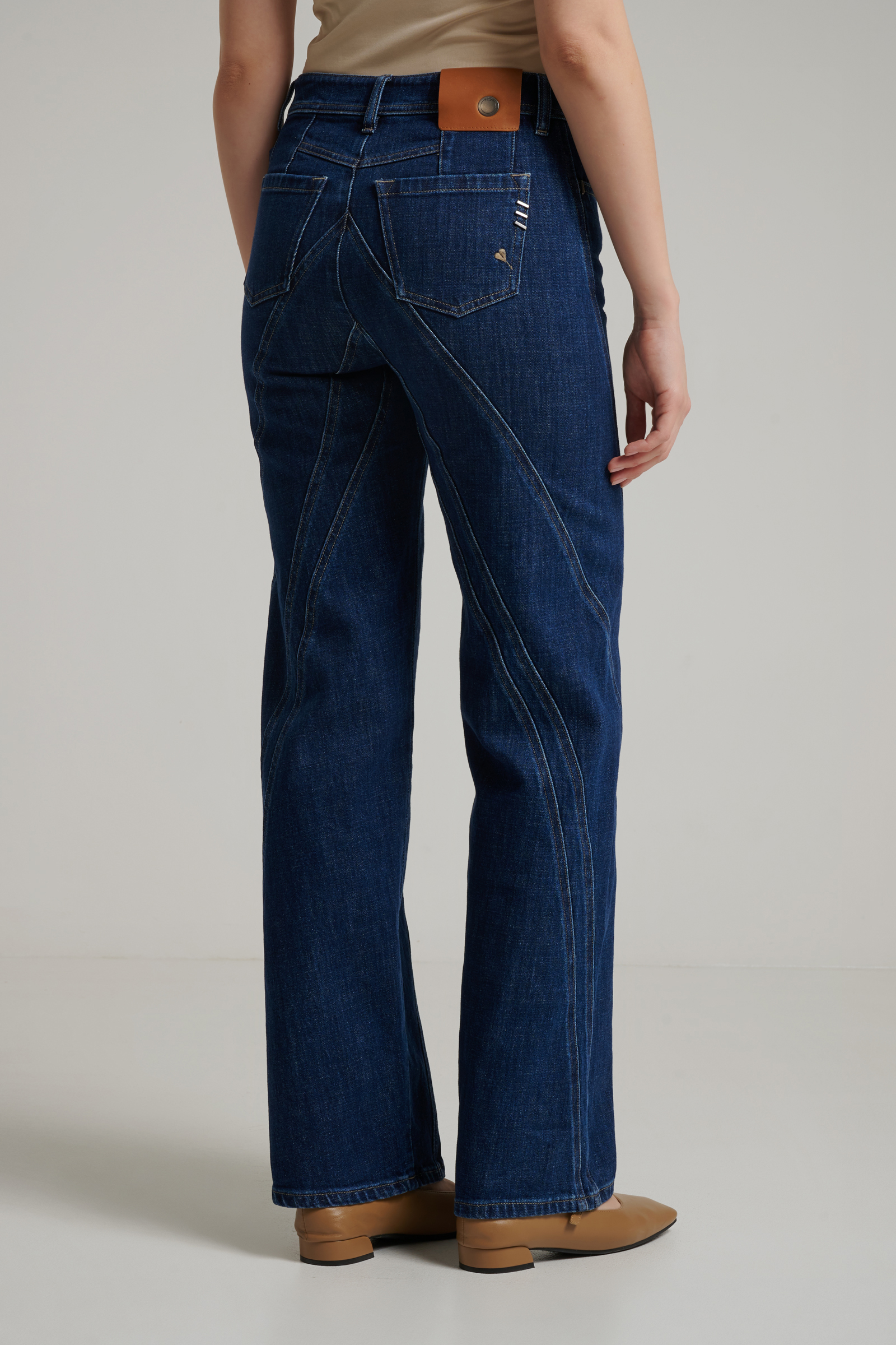 Джинсы клеш со строчками Бренд High