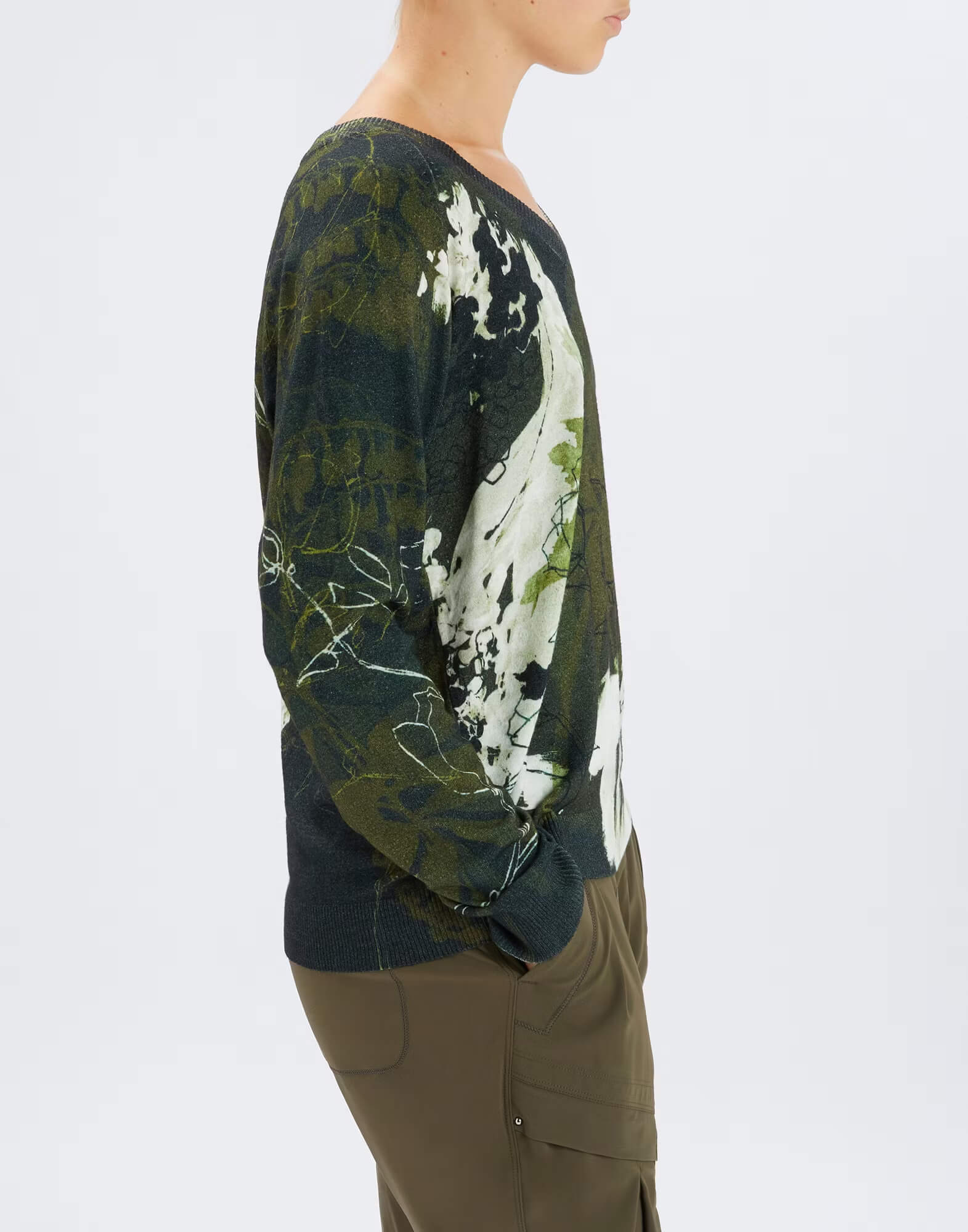 Джемпер с цветочным принтом Бренд High