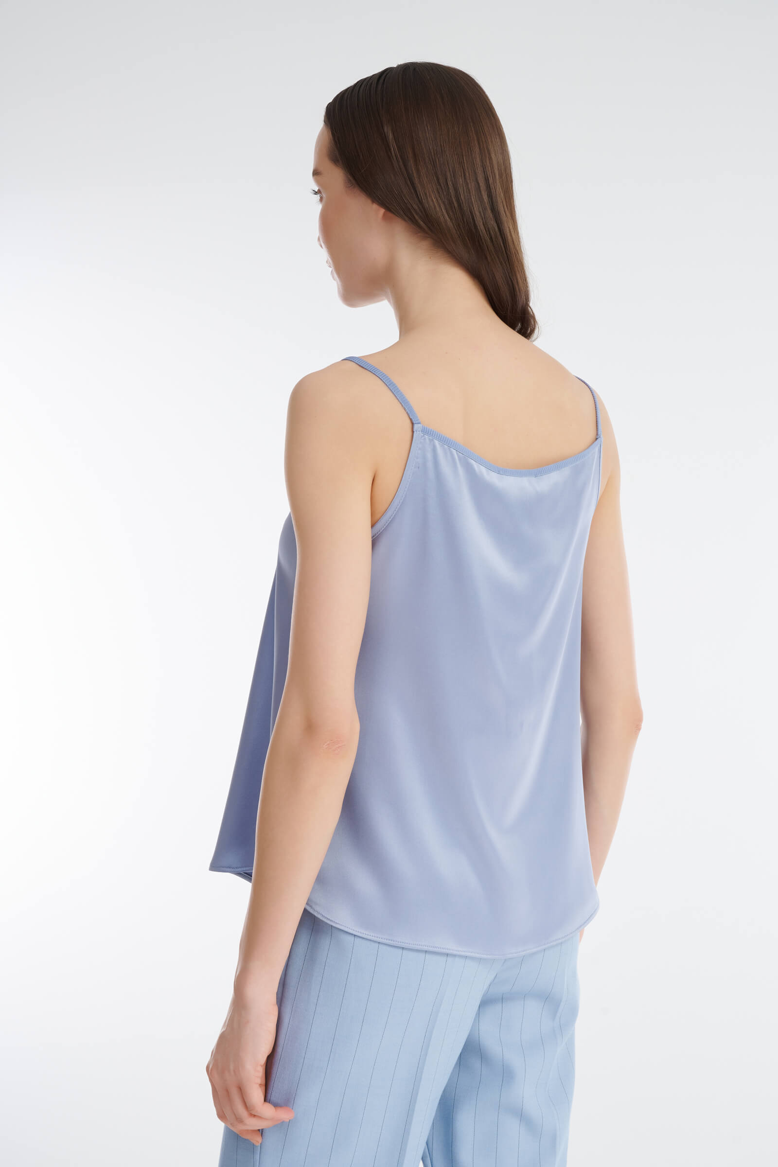 Атласный топ на тонких бретелях Бренд Caterina Leman