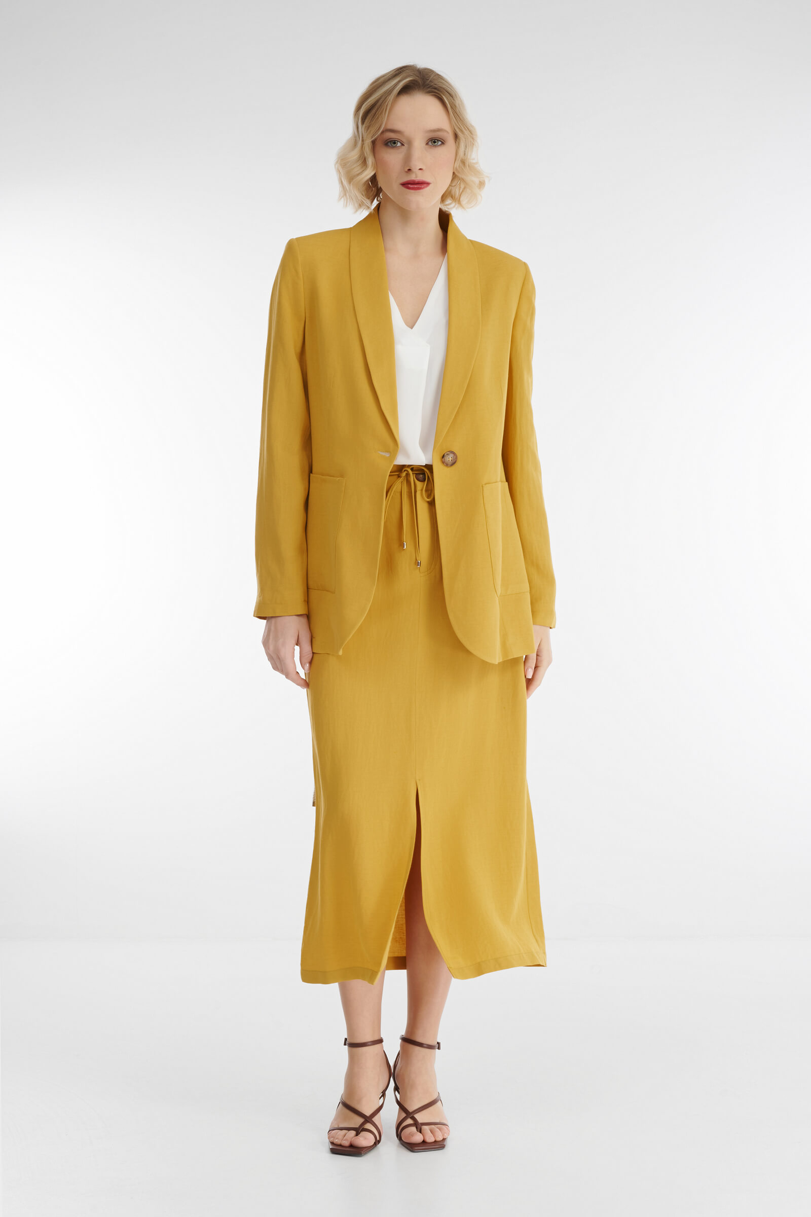 Однобортный пиджак прямого кроя с поясом Бренд Diana Gallesi