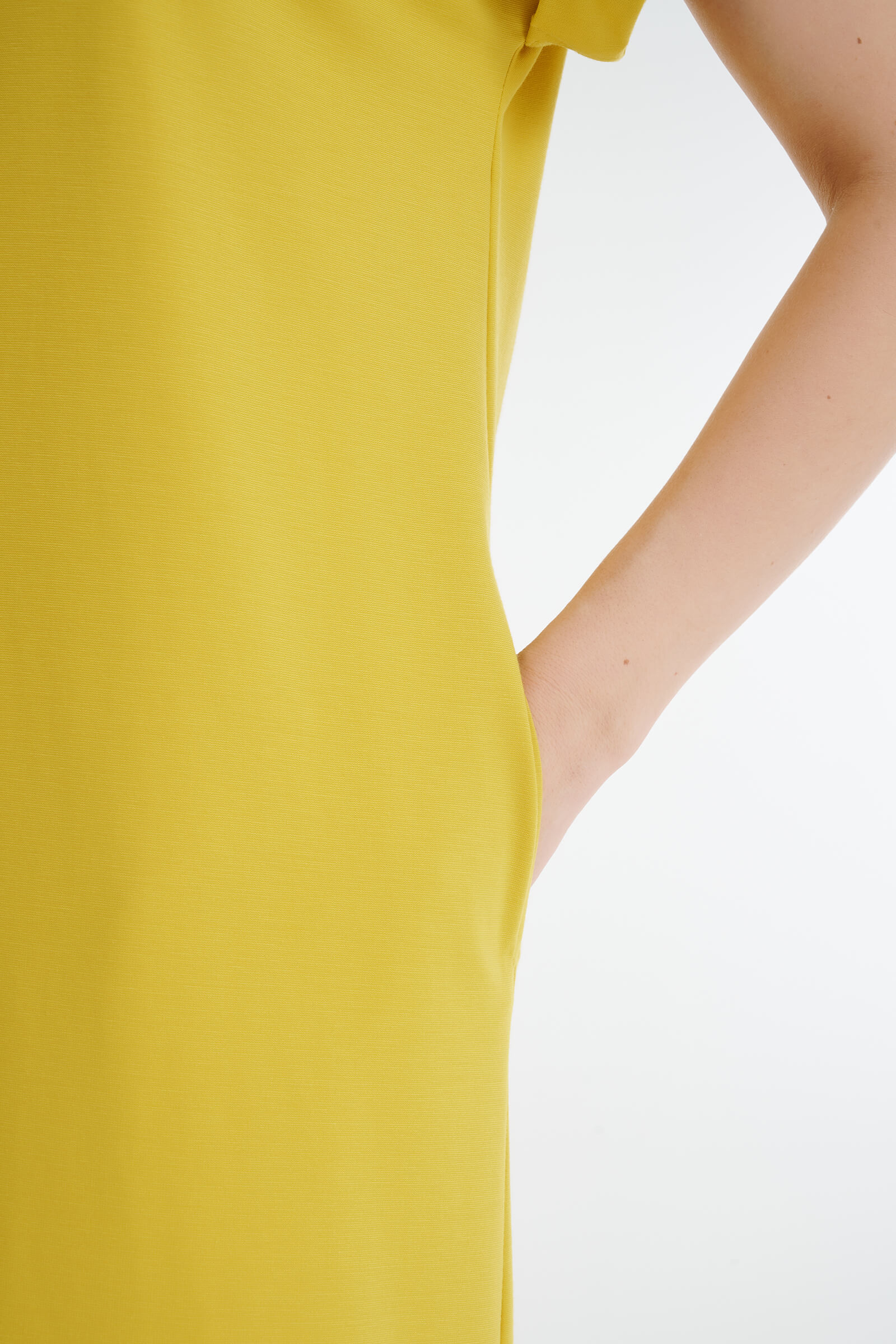 Трикотажное платье с коротким рукавом Бренд Diana Gallesi