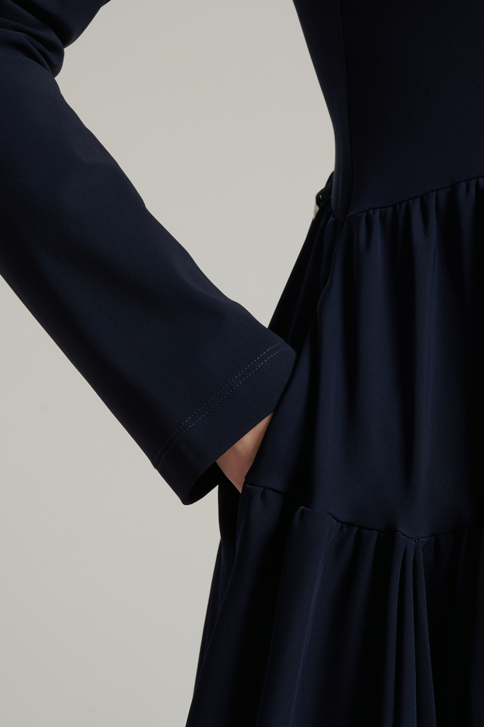 Платье-кокон с ассиметричным кроем Бренд High