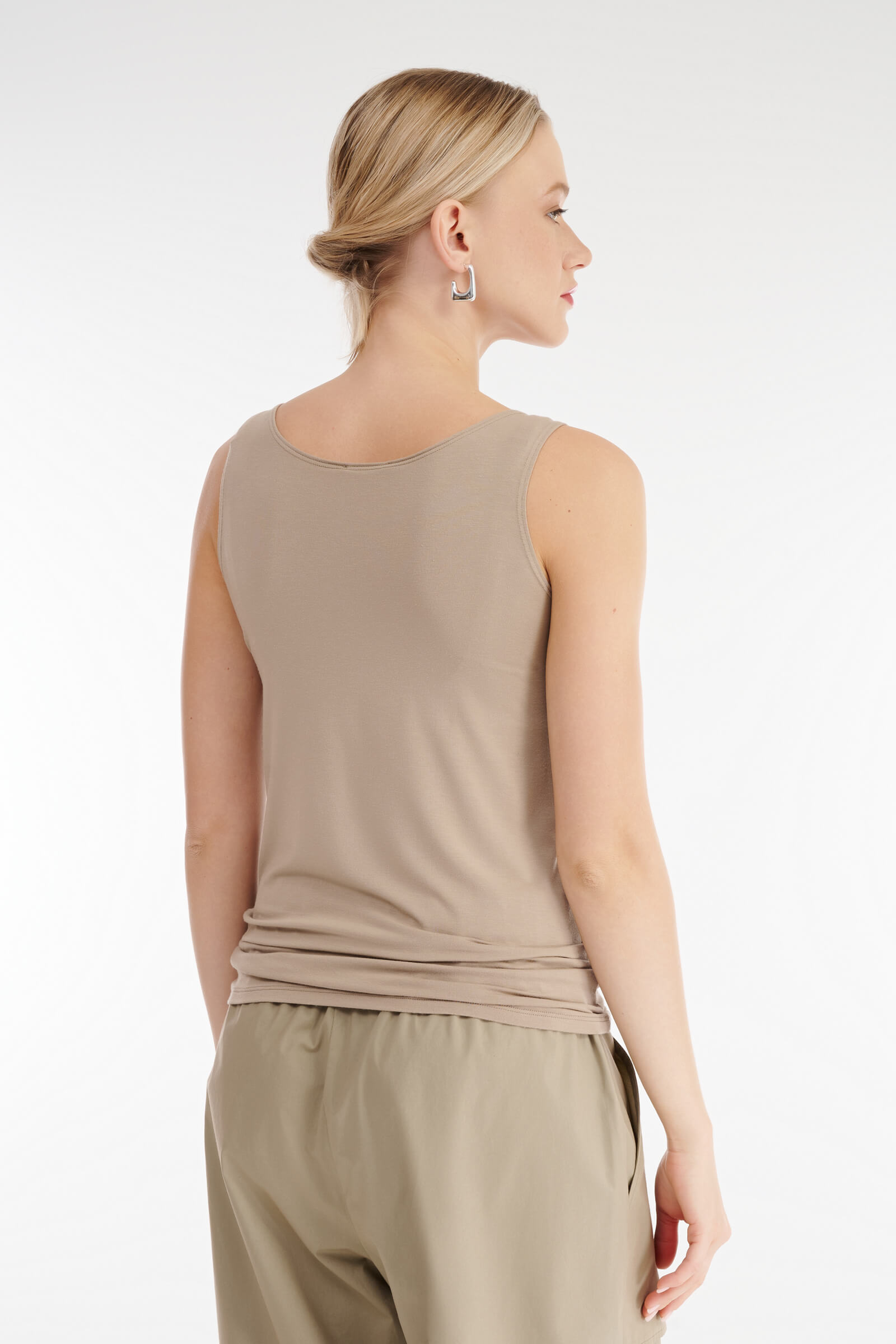 Майка на широких бретелях Бренд Sarah Pacini