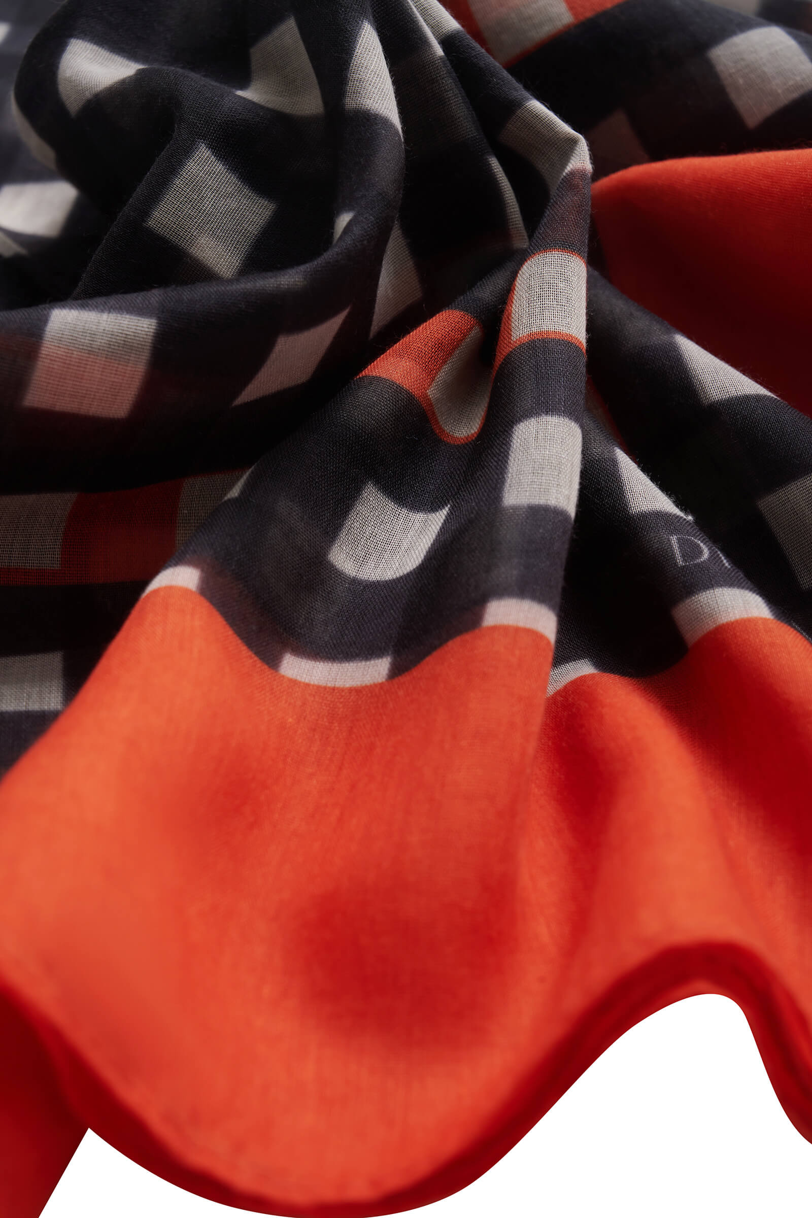 Палантин с цветочным принтом Бренд Diana Gallesi