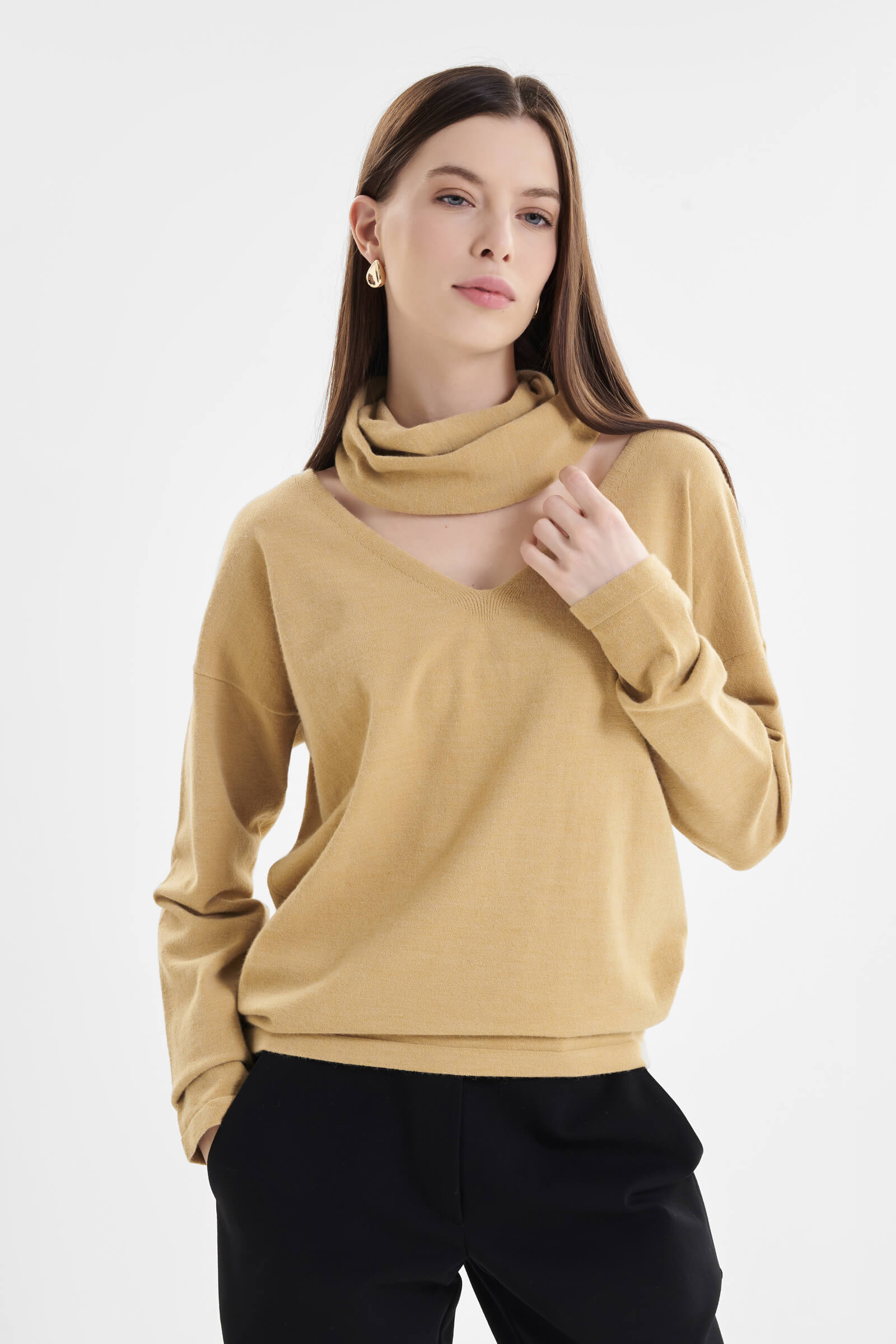 Пуловер из шелковистой вискозы со снудом в комплекте Бренд Sarah Pacini