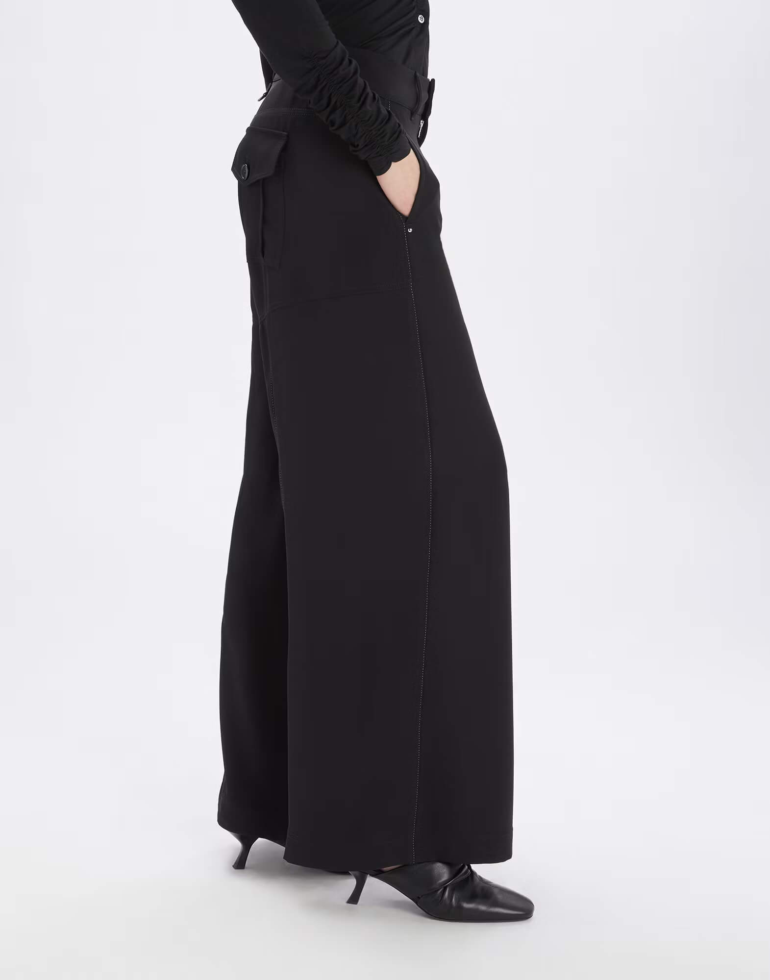 Брюки с карманами Бренд High