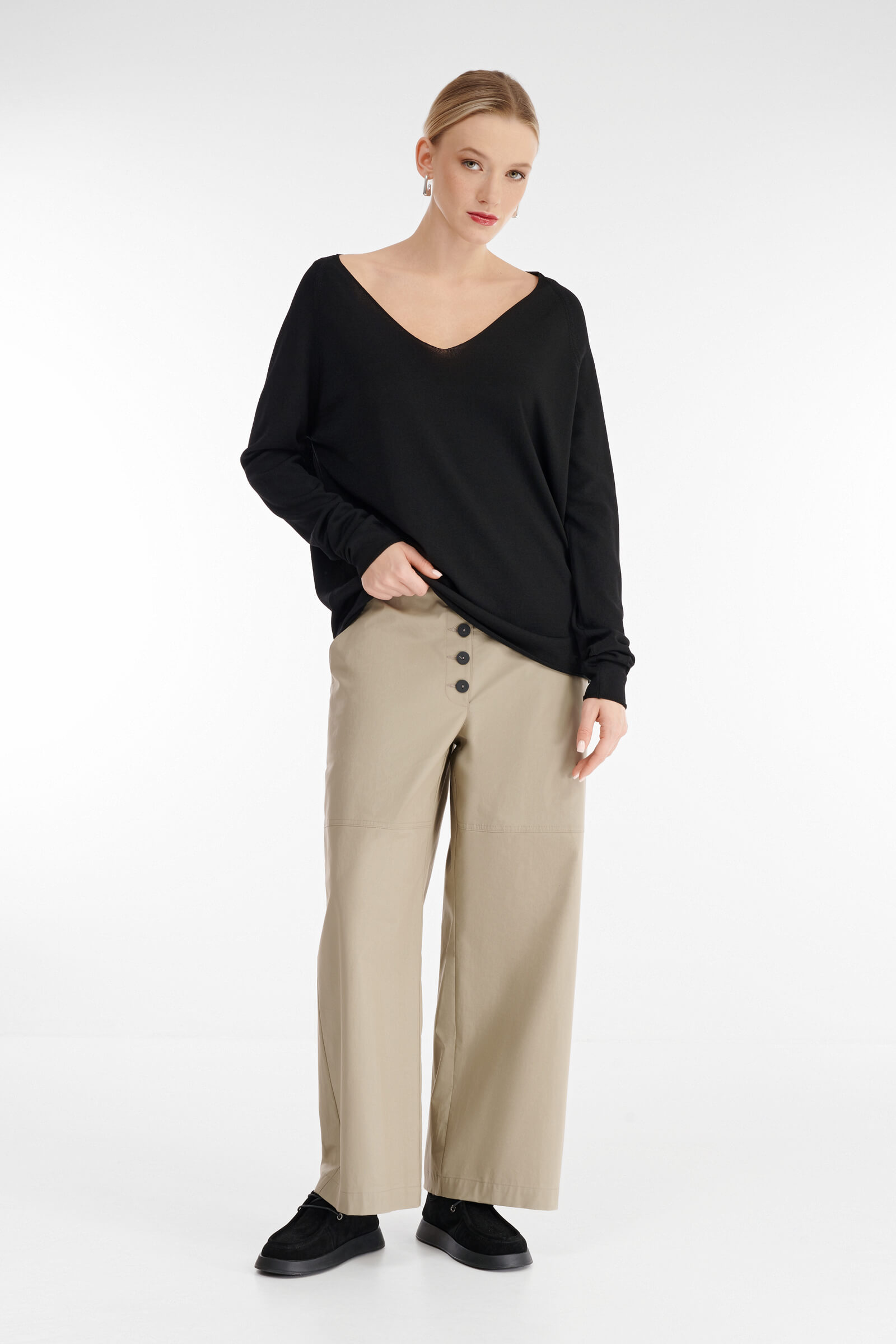 Пуловер с глубоким вырезом Бренд Sarah Pacini