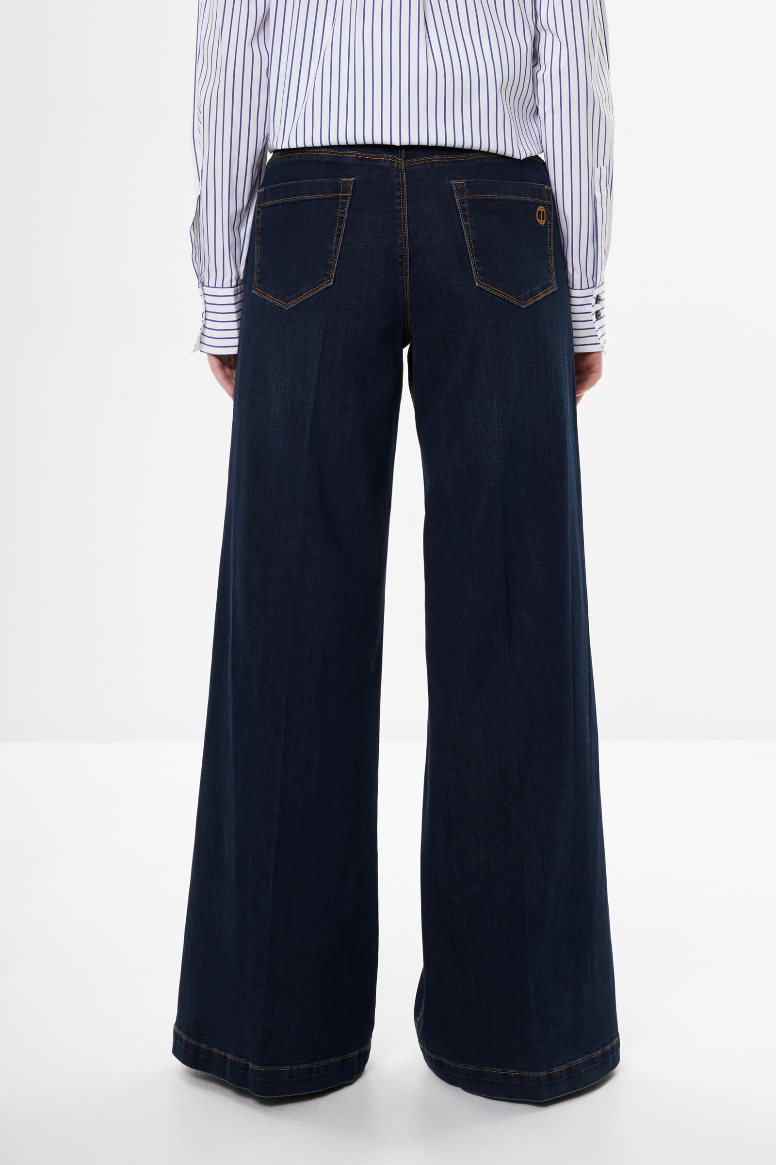 Расклешенные джинсы Бренд Diana Gallesi