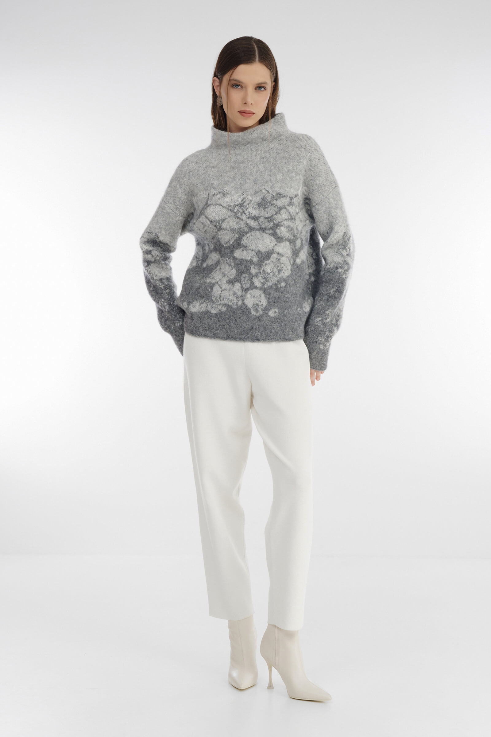 Свитер с воротником-воронкой Бренд Sarah Pacini