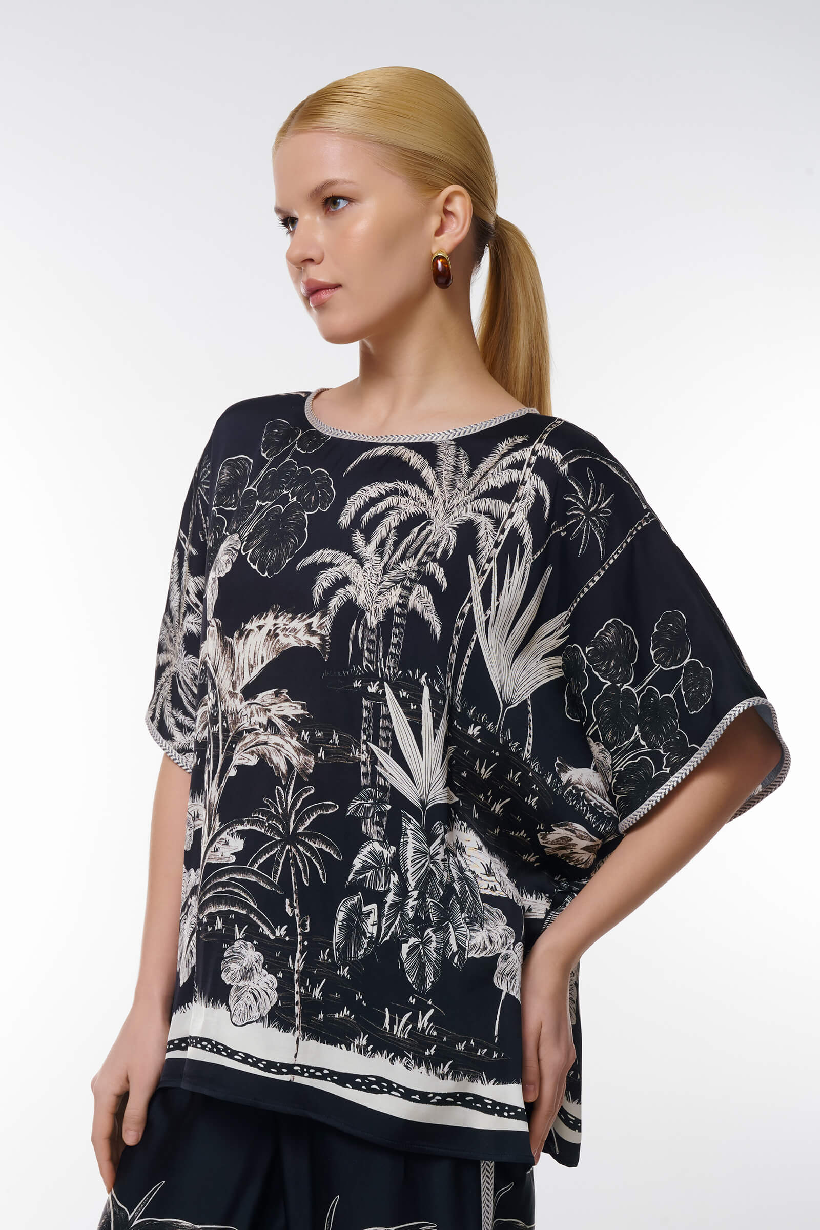 Футболка с растительным принтом Бренд Caterina Leman