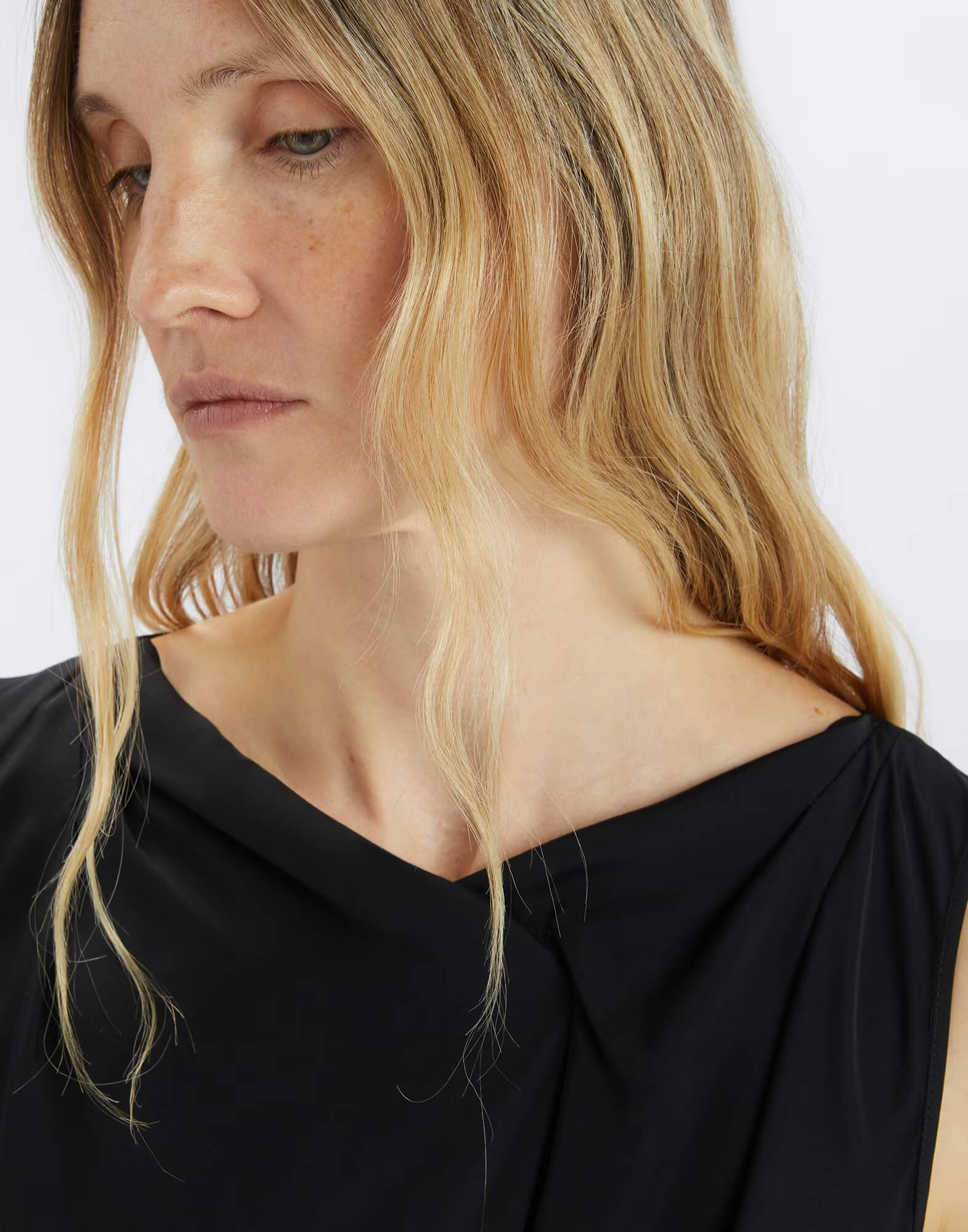 Платье асимметричное с воланами Бренд High