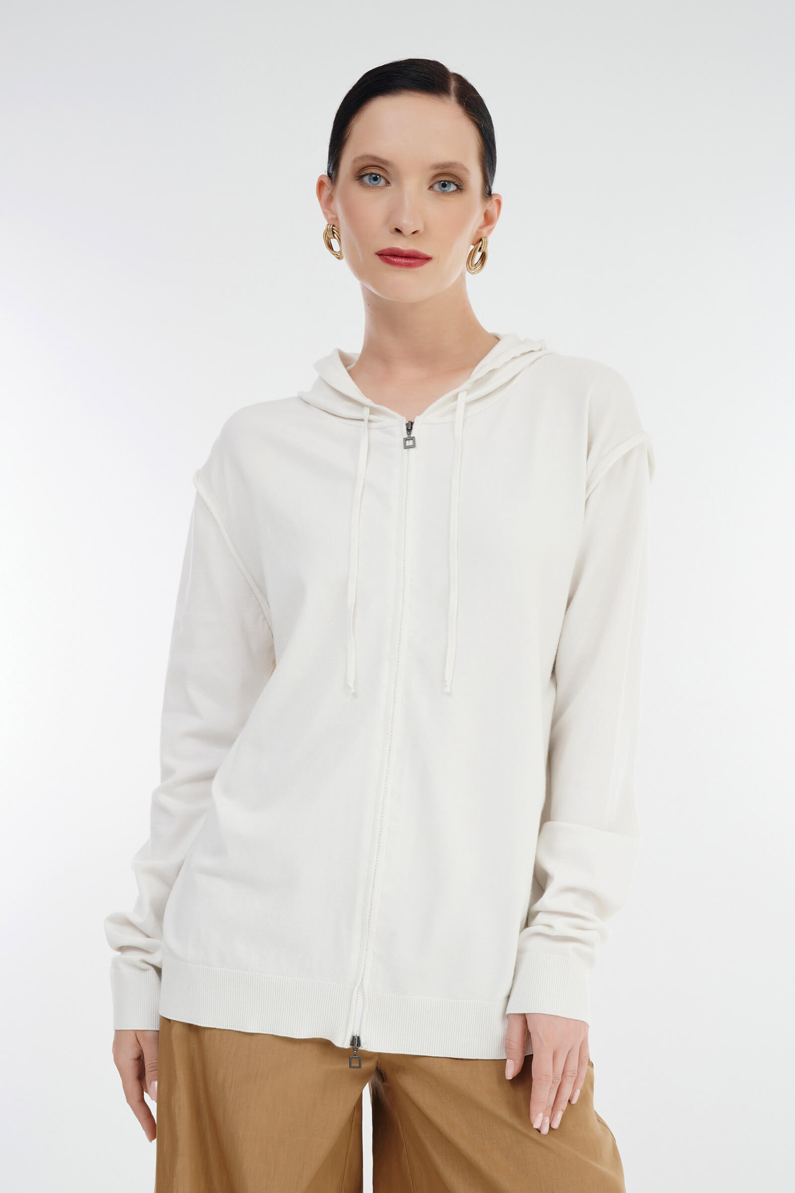 Толстовка с капюшоном Бренд Sarah Pacini