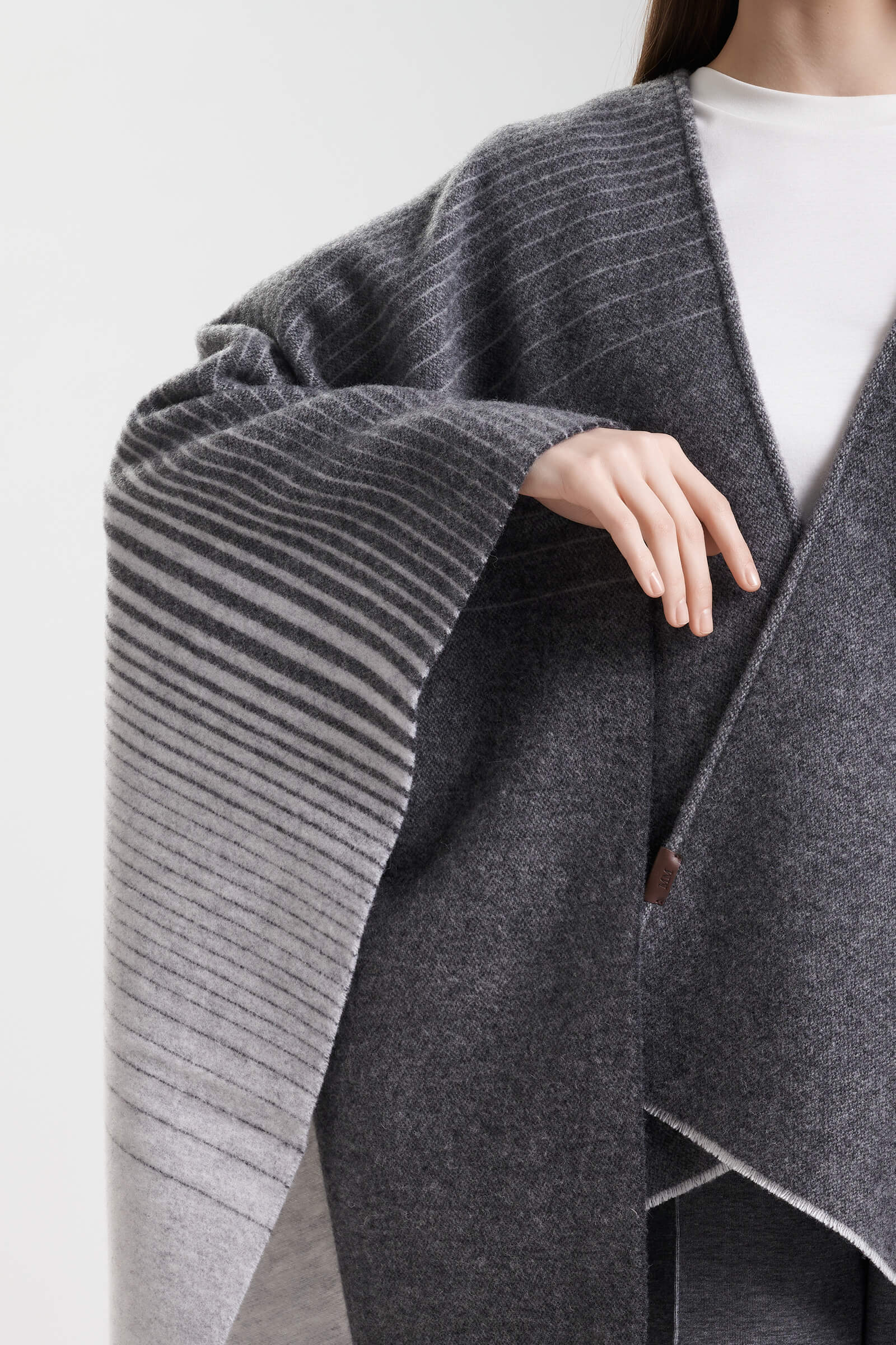 Шерстяное пончо Бренд MM