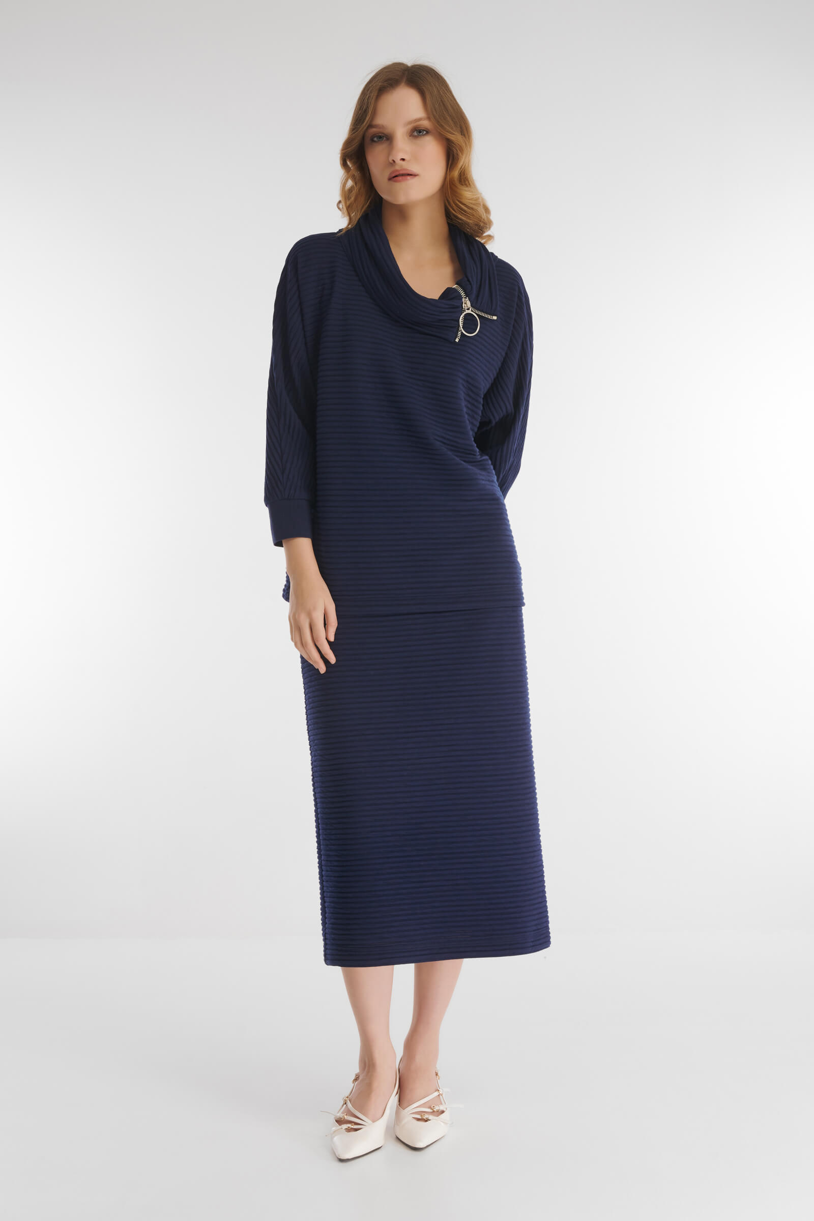 Фактурный свитшот с воротником на молнии Бренд Caterina Leman