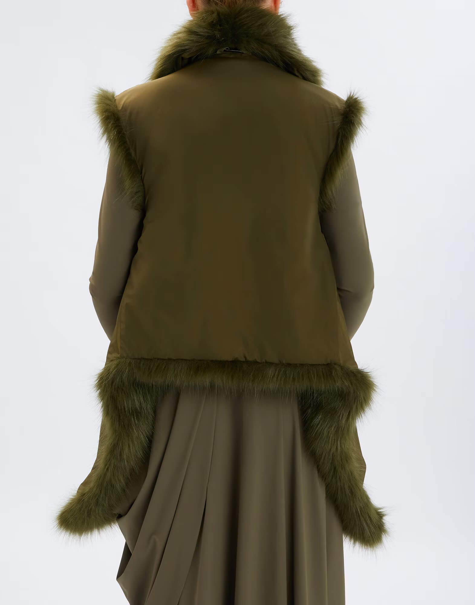 Жилет двухсторонний из искусственного меха Бренд High