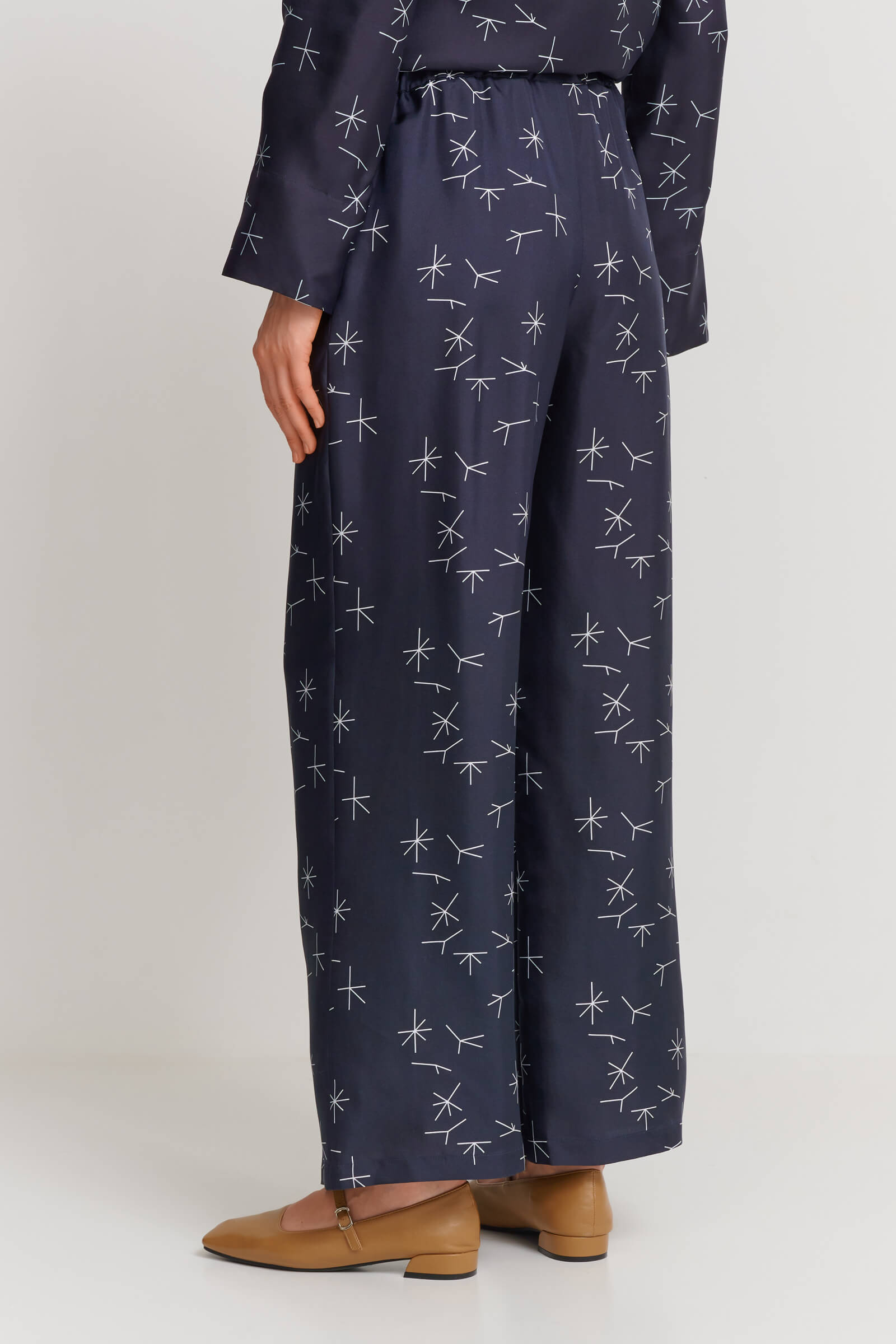 Широкие шелковые брюки на резинке Бренд MM