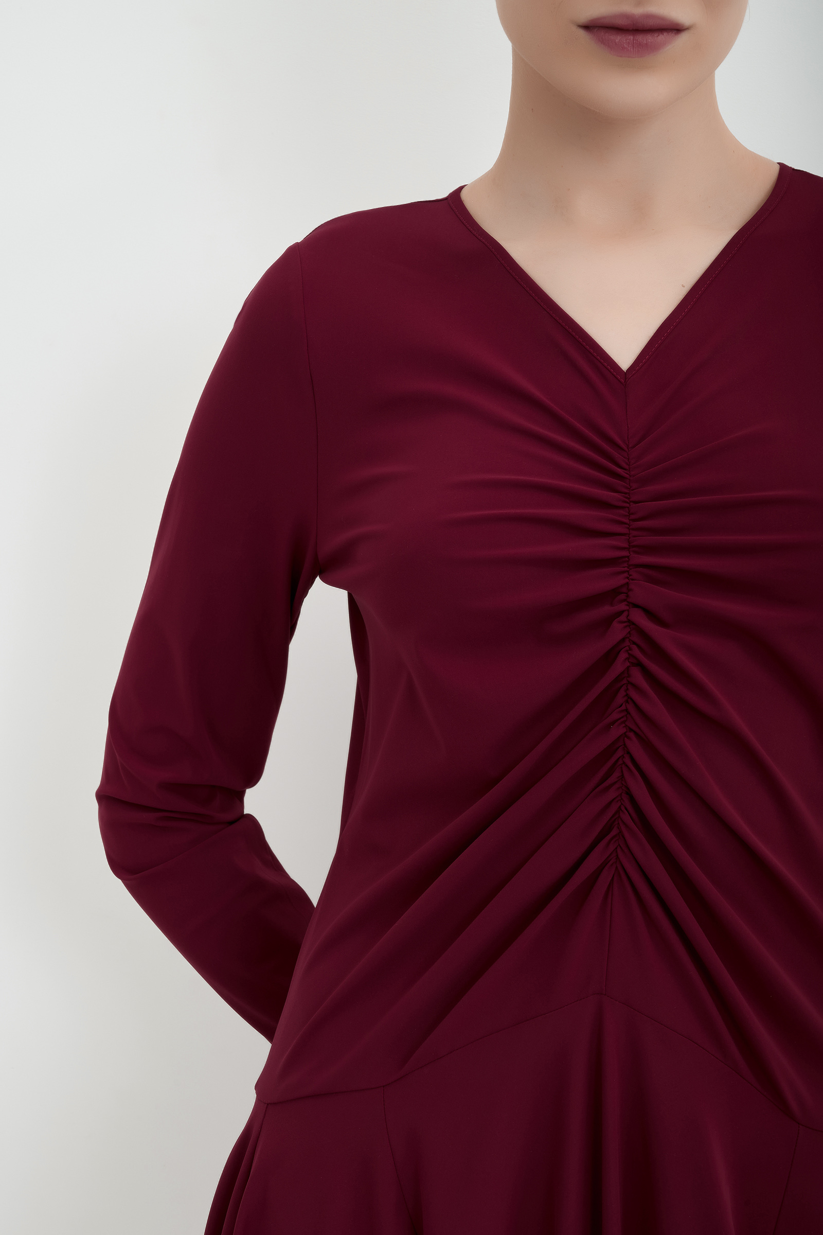 Платье из тонкого трикотажа с драпировкой Бренд High