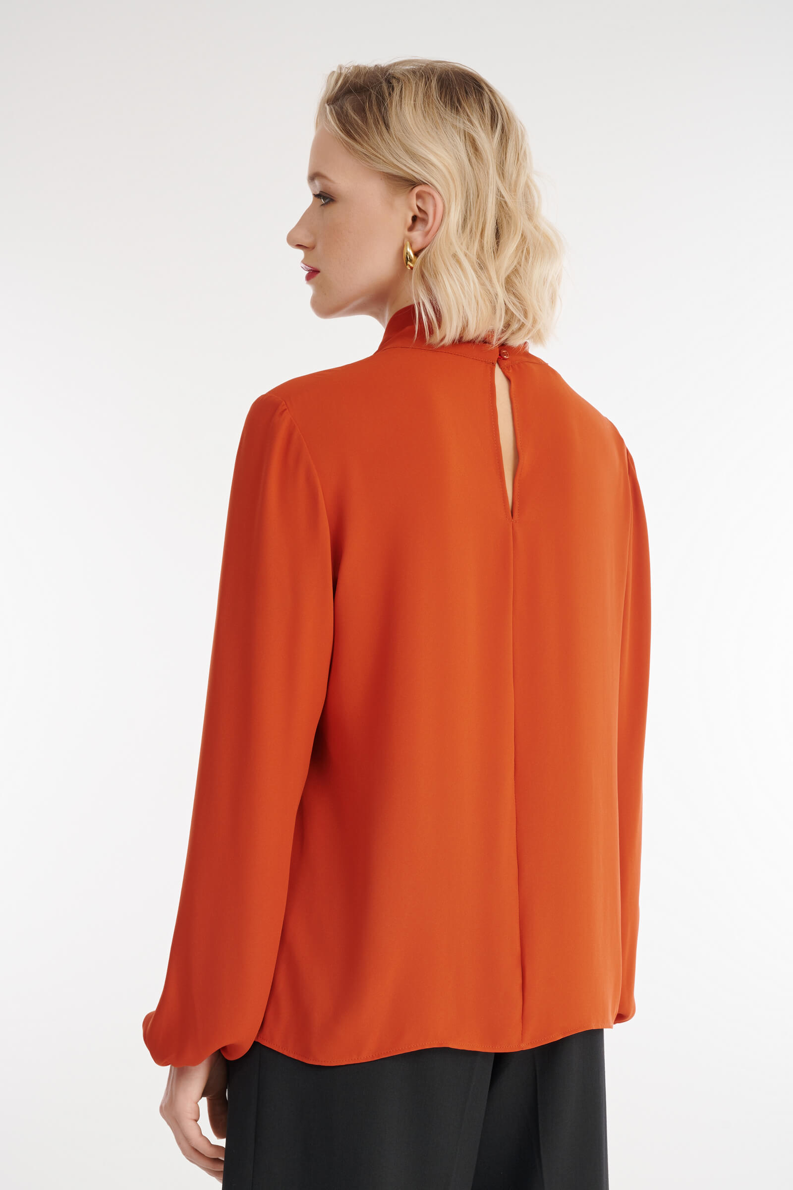 Блузка с воротником-аскот Бренд Diana Gallesi