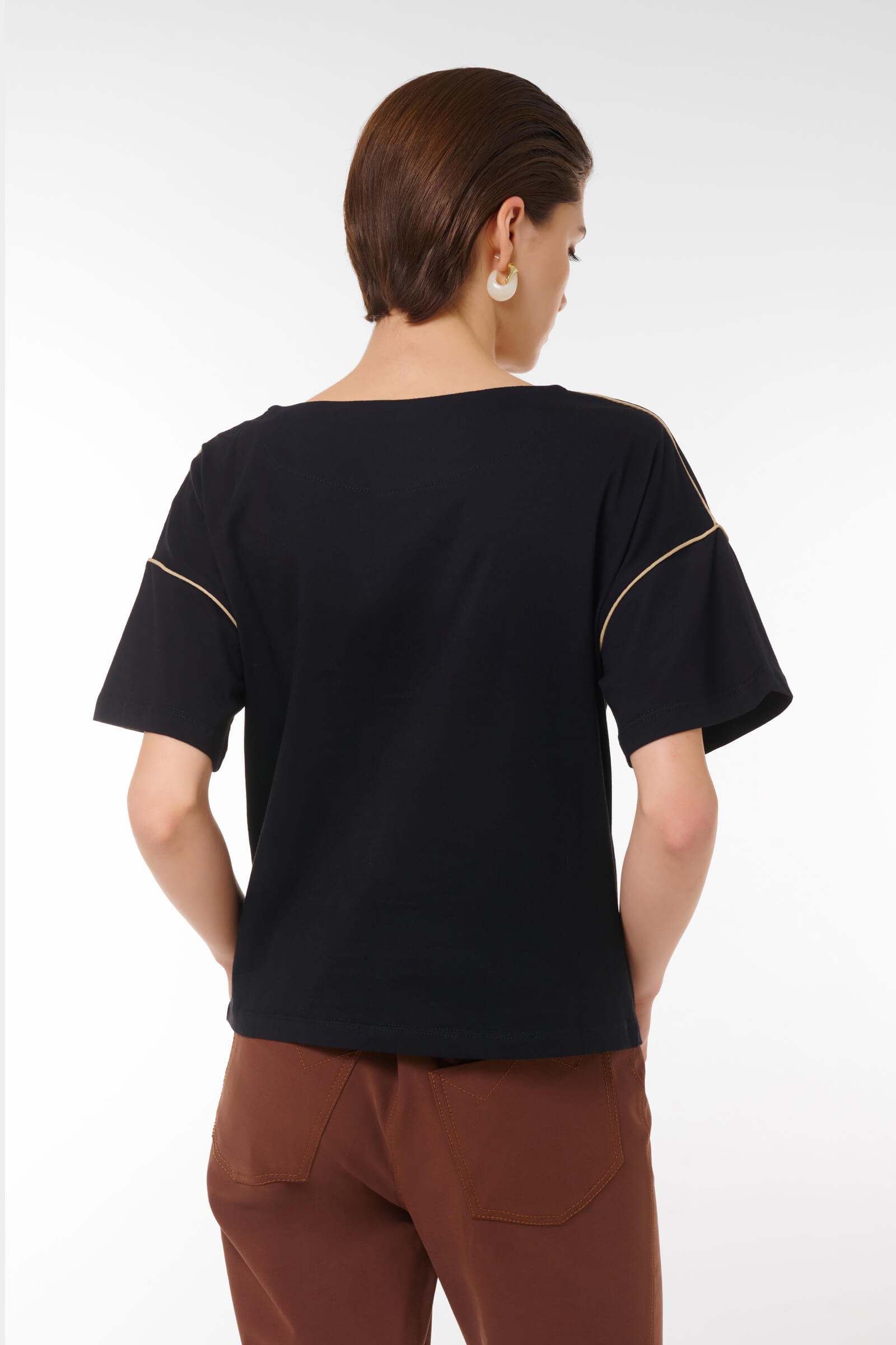 Джемпер с контрастной окантовкой Бренд Caterina Leman