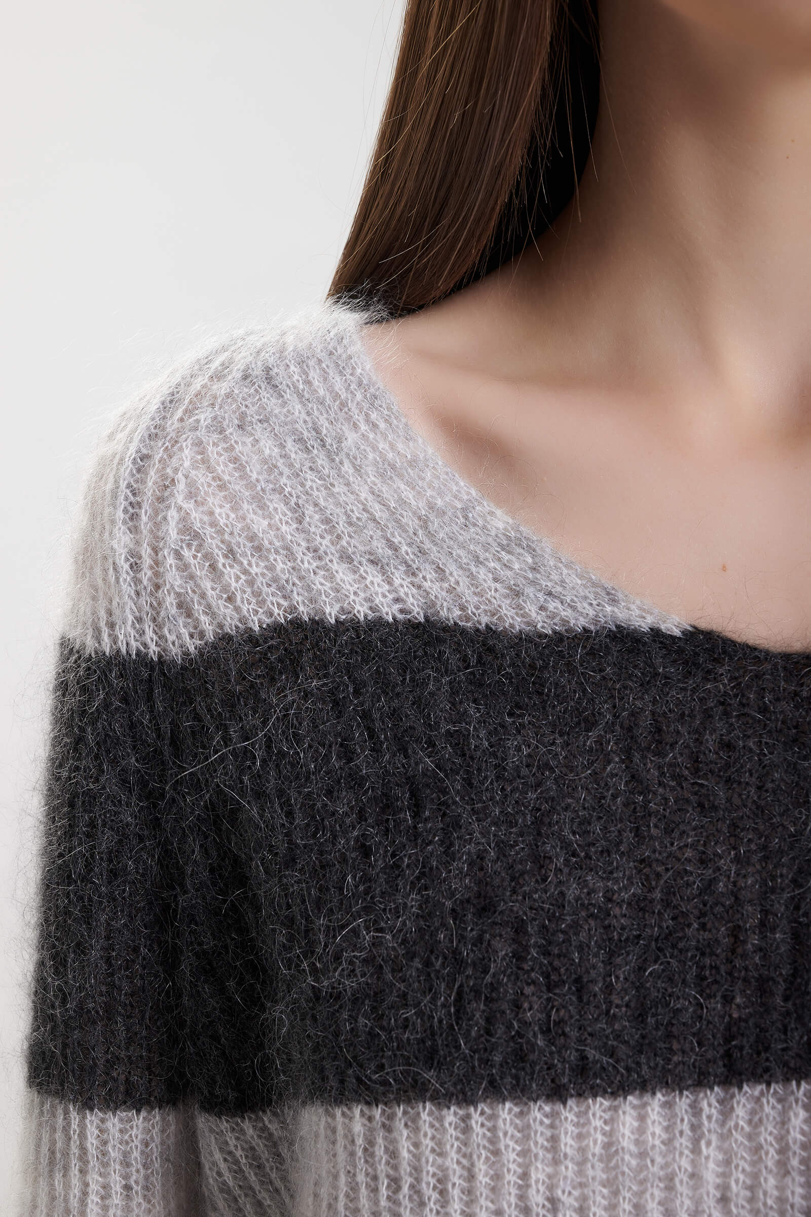 Пуловер с мохером Бренд MM