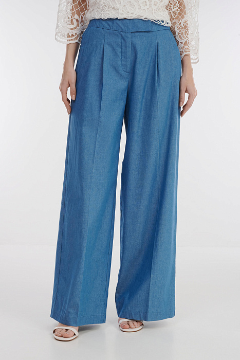 Хлопковые брюки со стрелками Бренд Daniela Drei