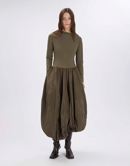 Платье из технологичной ткани и юбкой-баллоном Бренд High