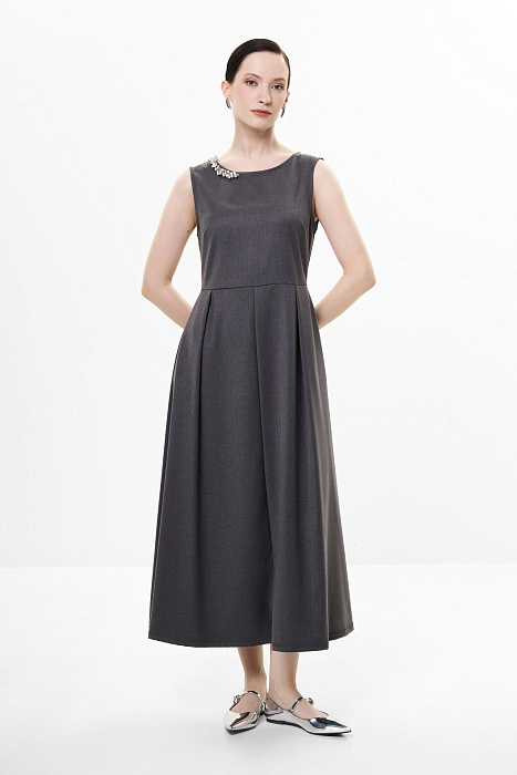 Расклешенное платье со стразами Бренд Milva Mi